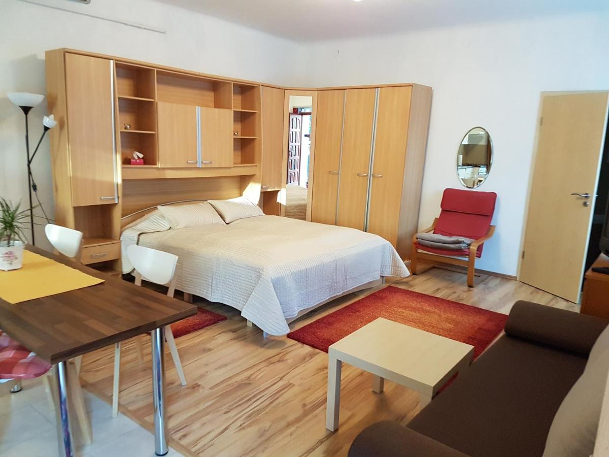 Délibáb Apartment view 3