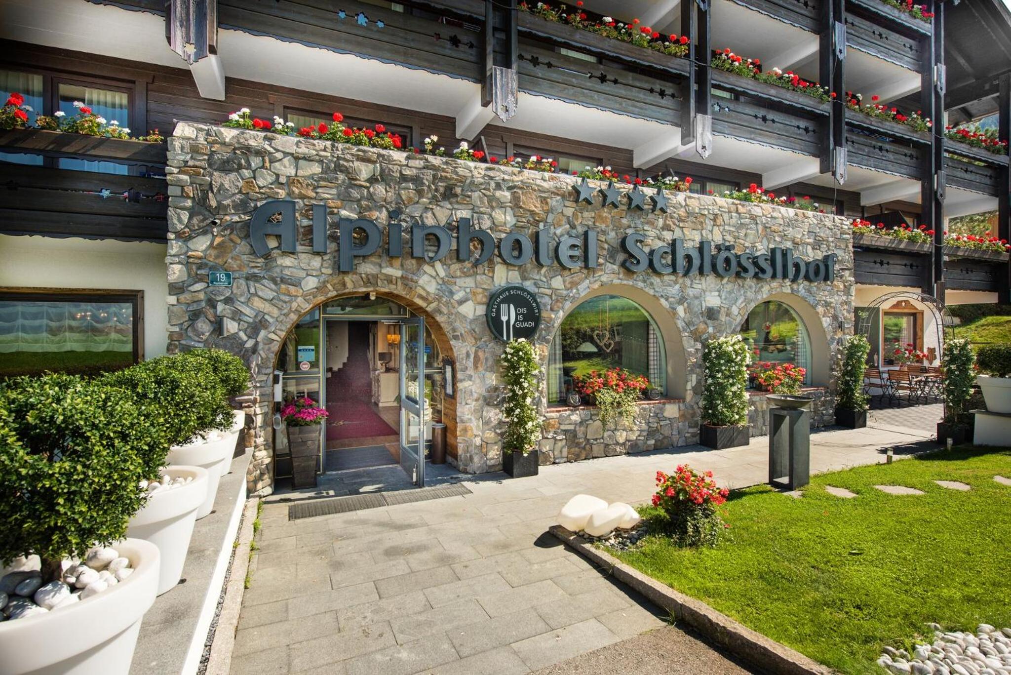 Hotel MONDI Hotel Axams - Image 1