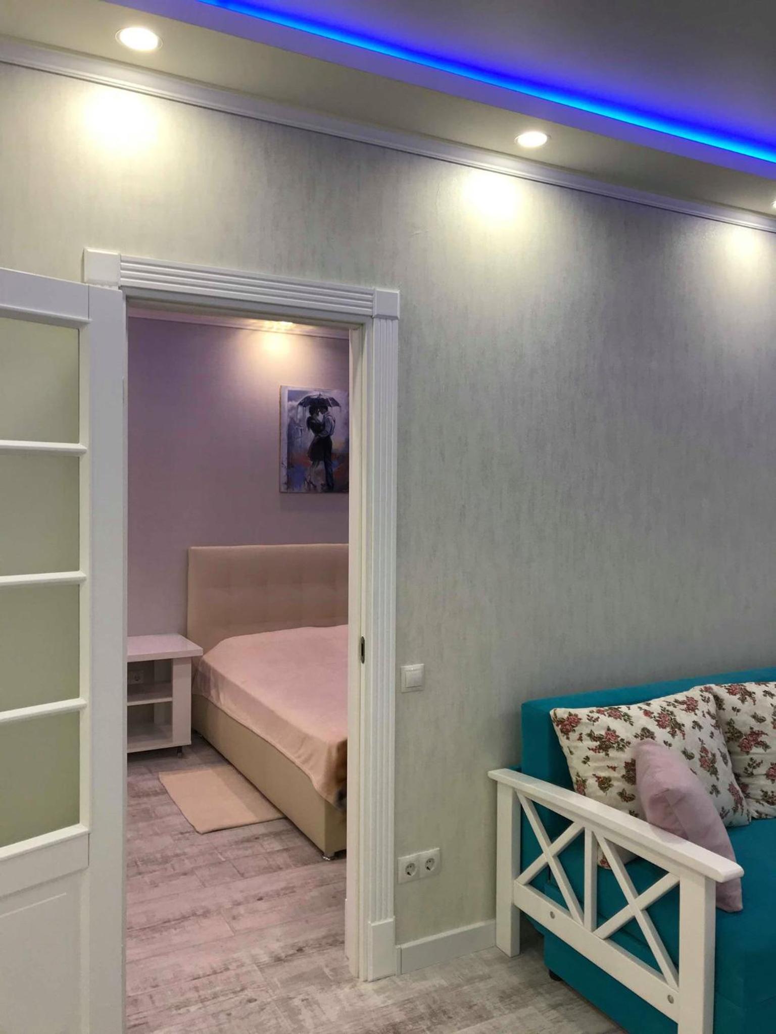 Luxe Apartment on Drahomanova view 4