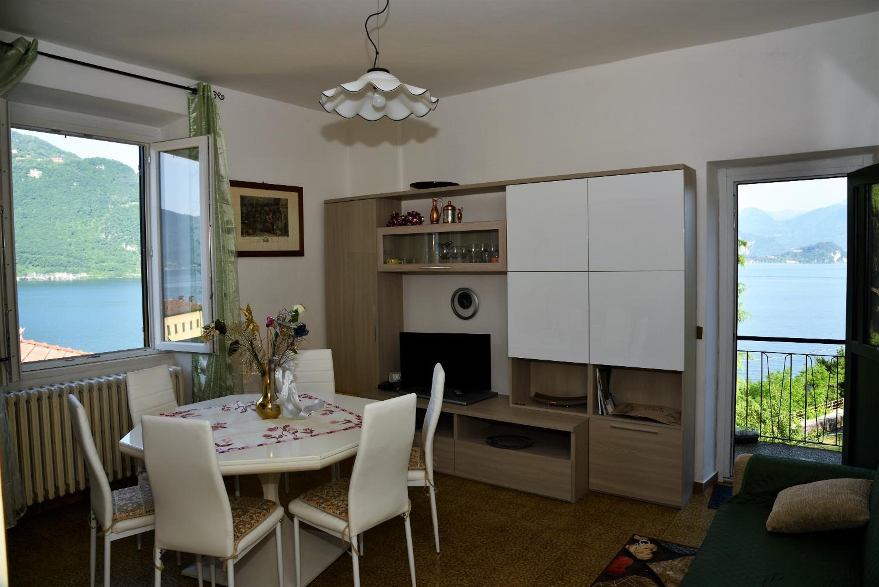 Una FINESTRA sul LAGO view 3