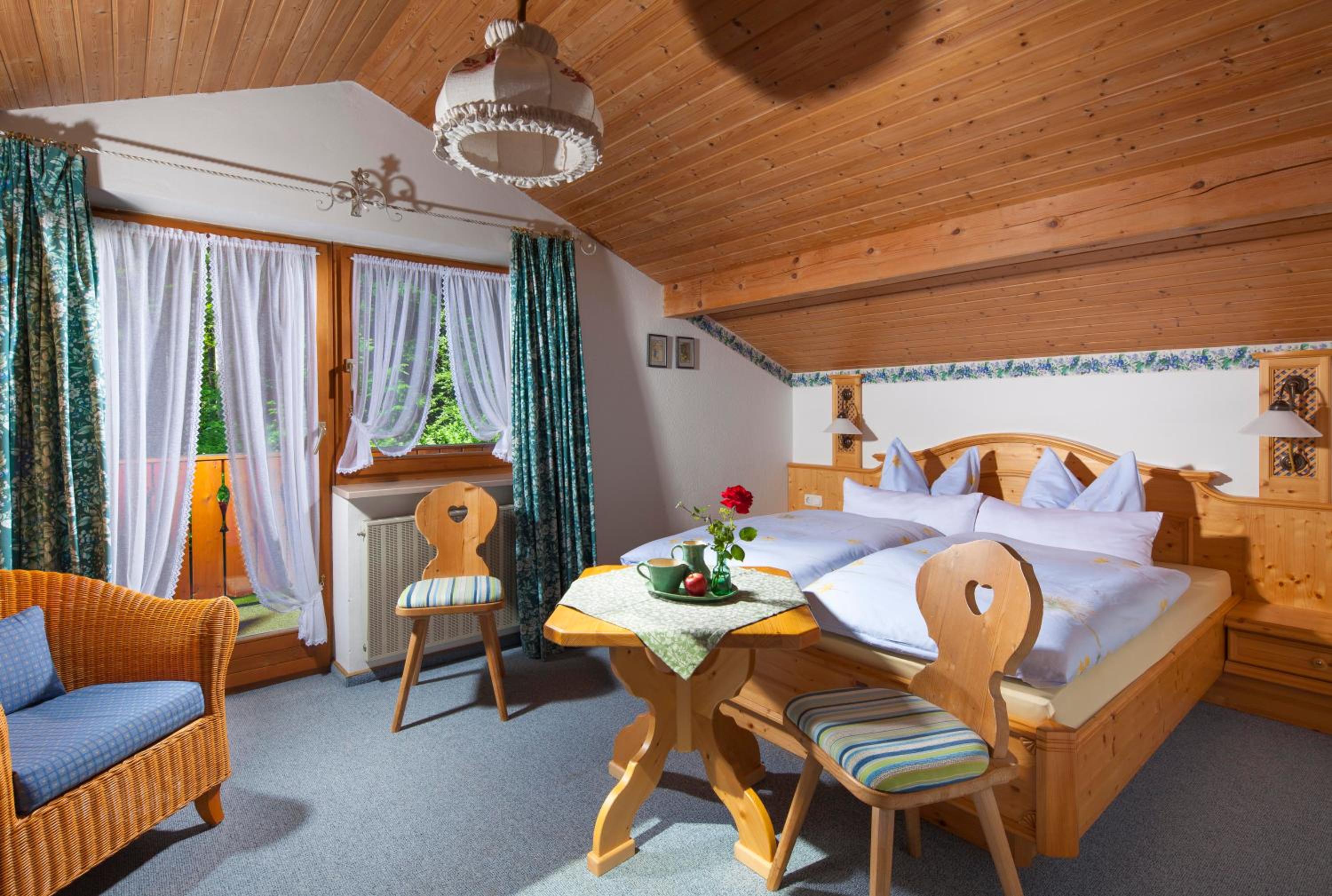 Pension Waldklause, Doppelzimmer mit Balkon, Dusche, WC