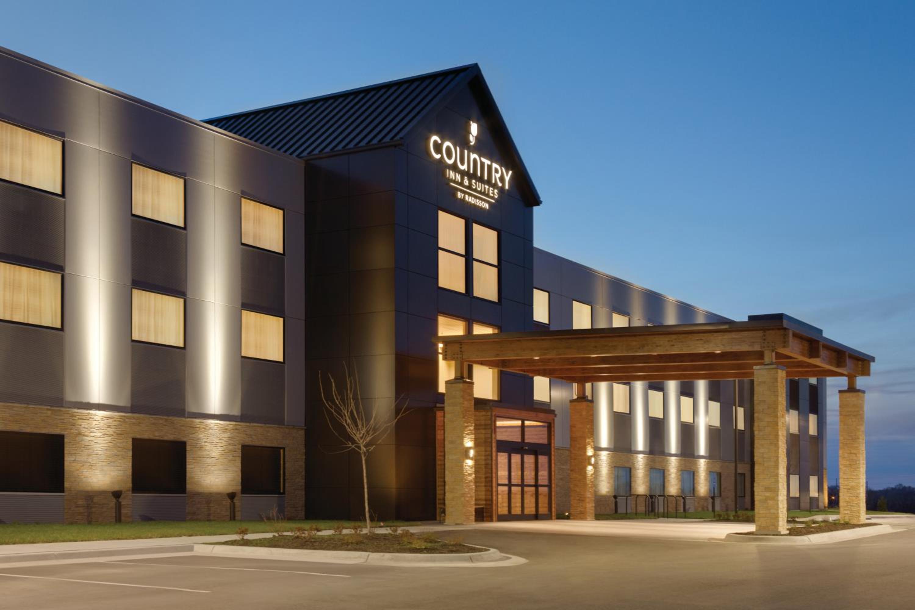 Lawrence Vacations - Country Inn  Suites by Radisson, Lawrence, KS - Property Image 4