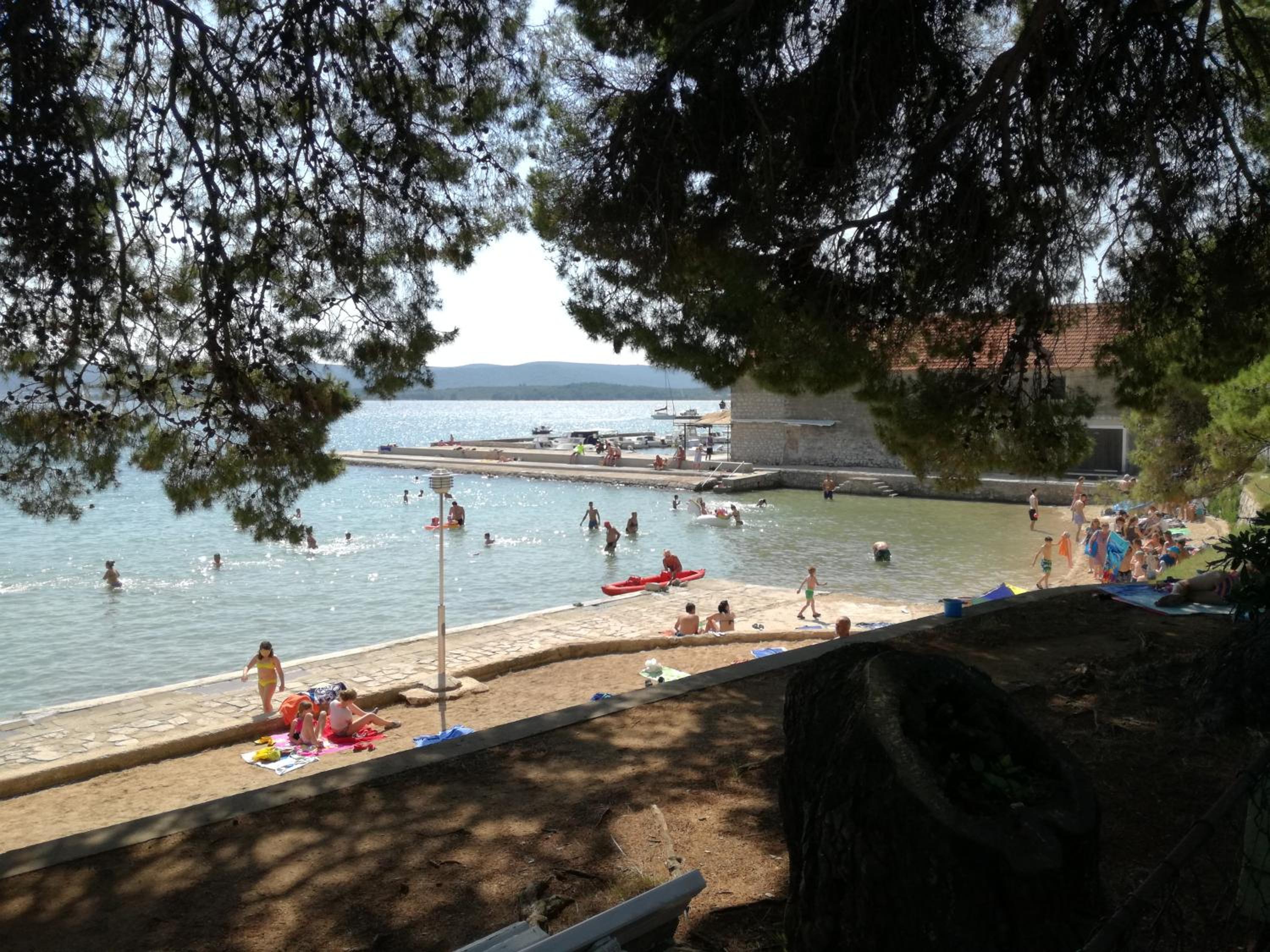 Photo 12