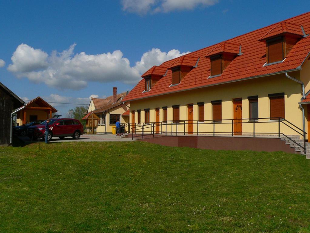 Photo 36
