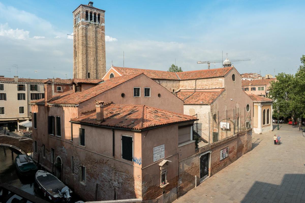 Ca' Dandolo, affaccio sul canale