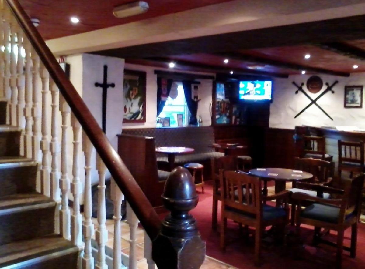 Hotel Finn MacCools Public House & Guest Inn - Image 1