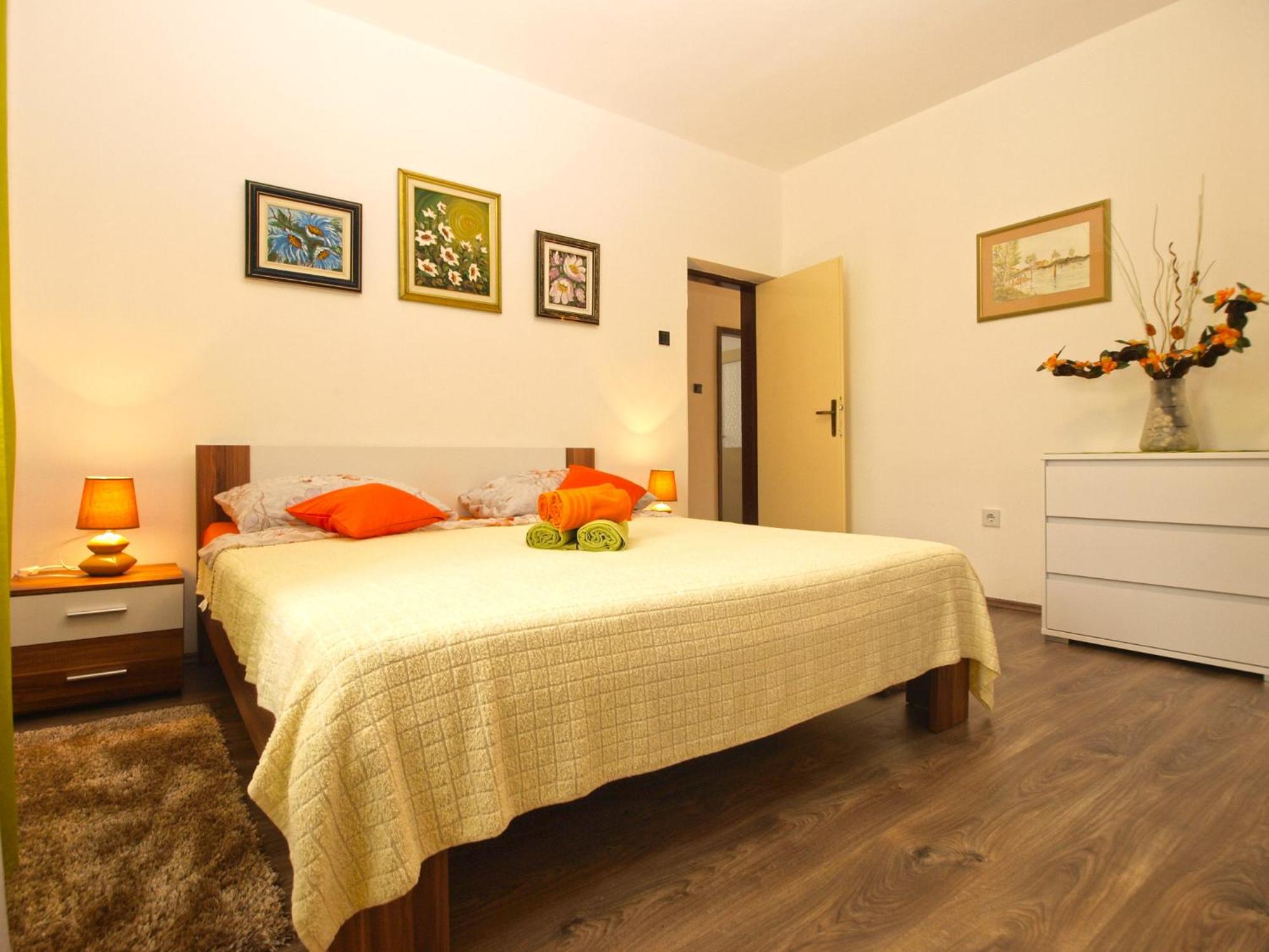 Apartment Luciano 1540 view 4