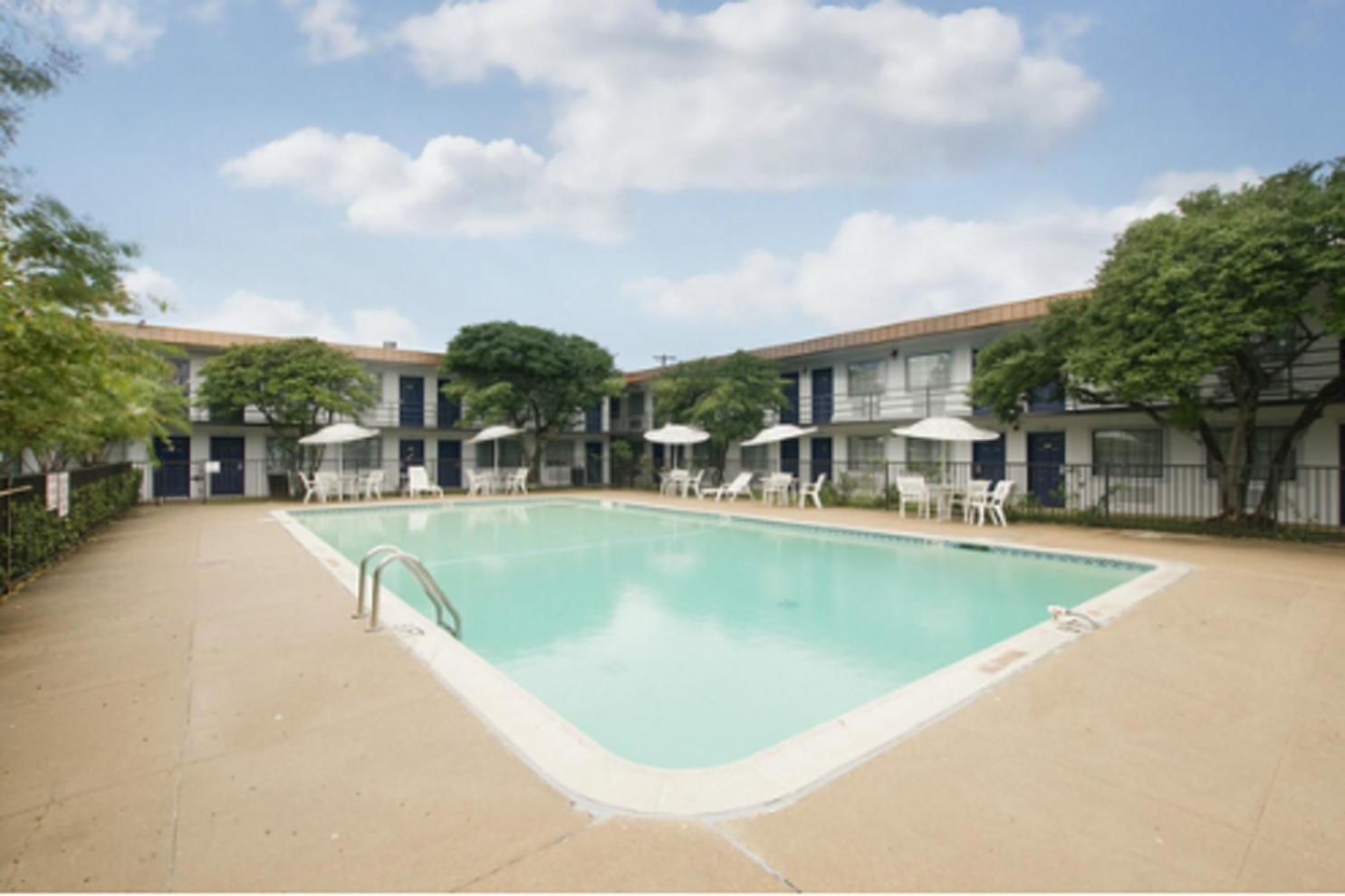 Americas Best Value Inn Fort Worth/Hurst view 4
