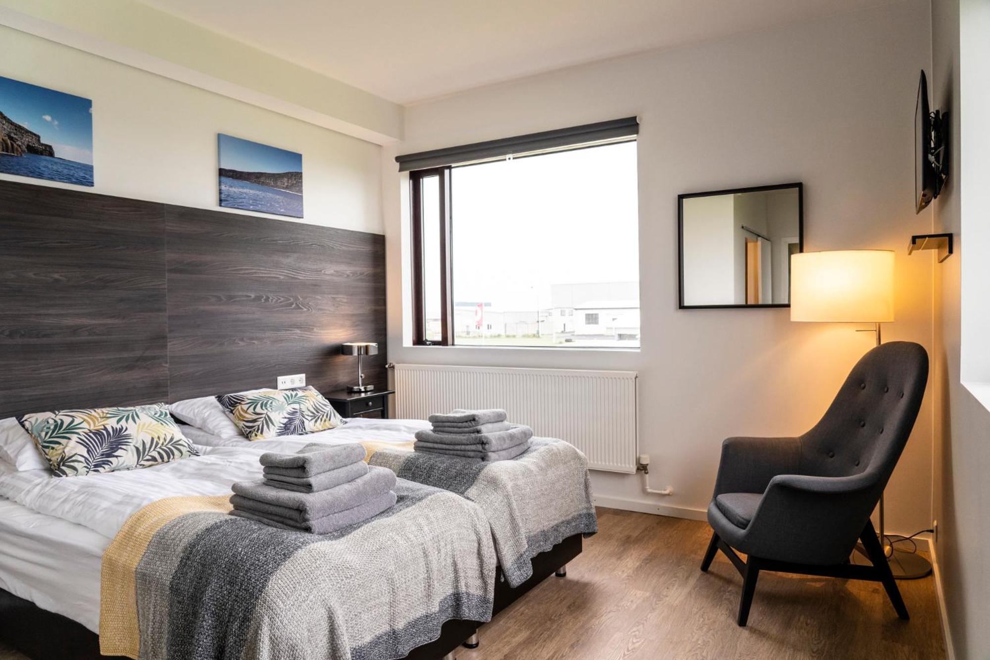 Hotel Black Beach Guesthouse - Image 1