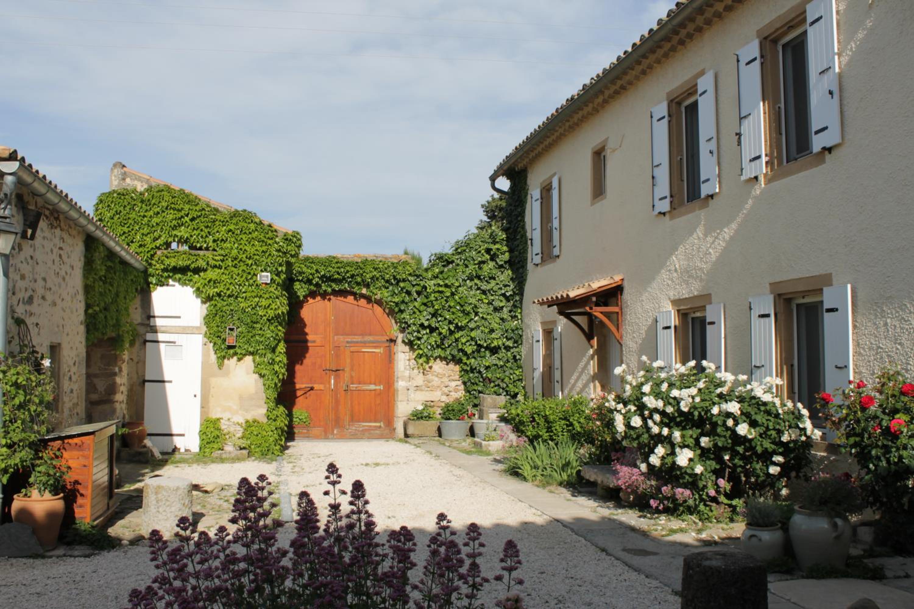 Photo 10