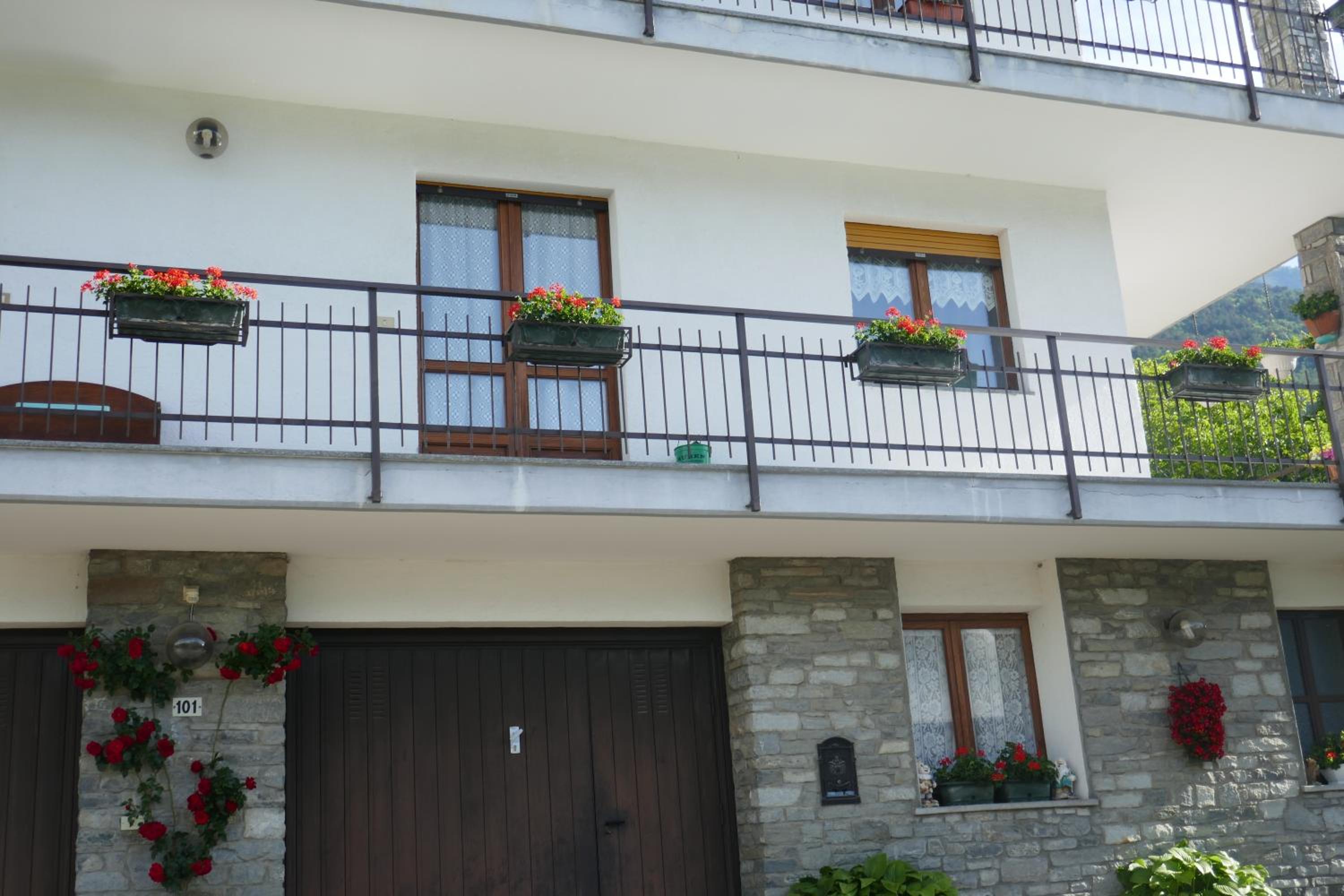 Petite Maison 2 view 2