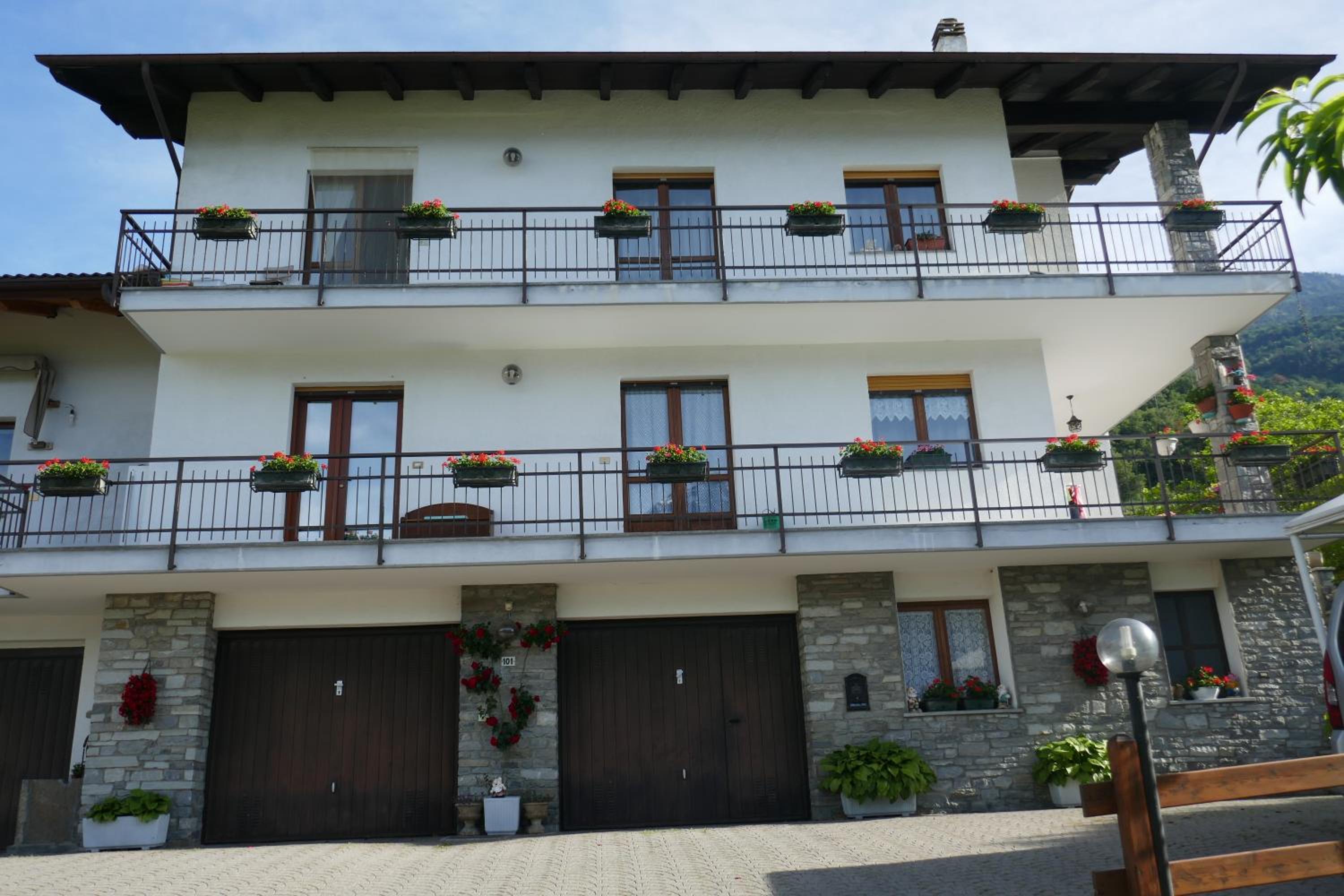 Petite Maison 2 view 3