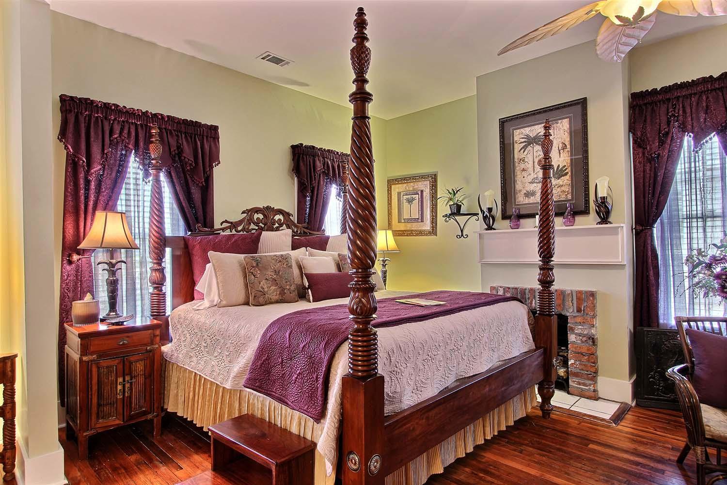 Green Palm Inn
