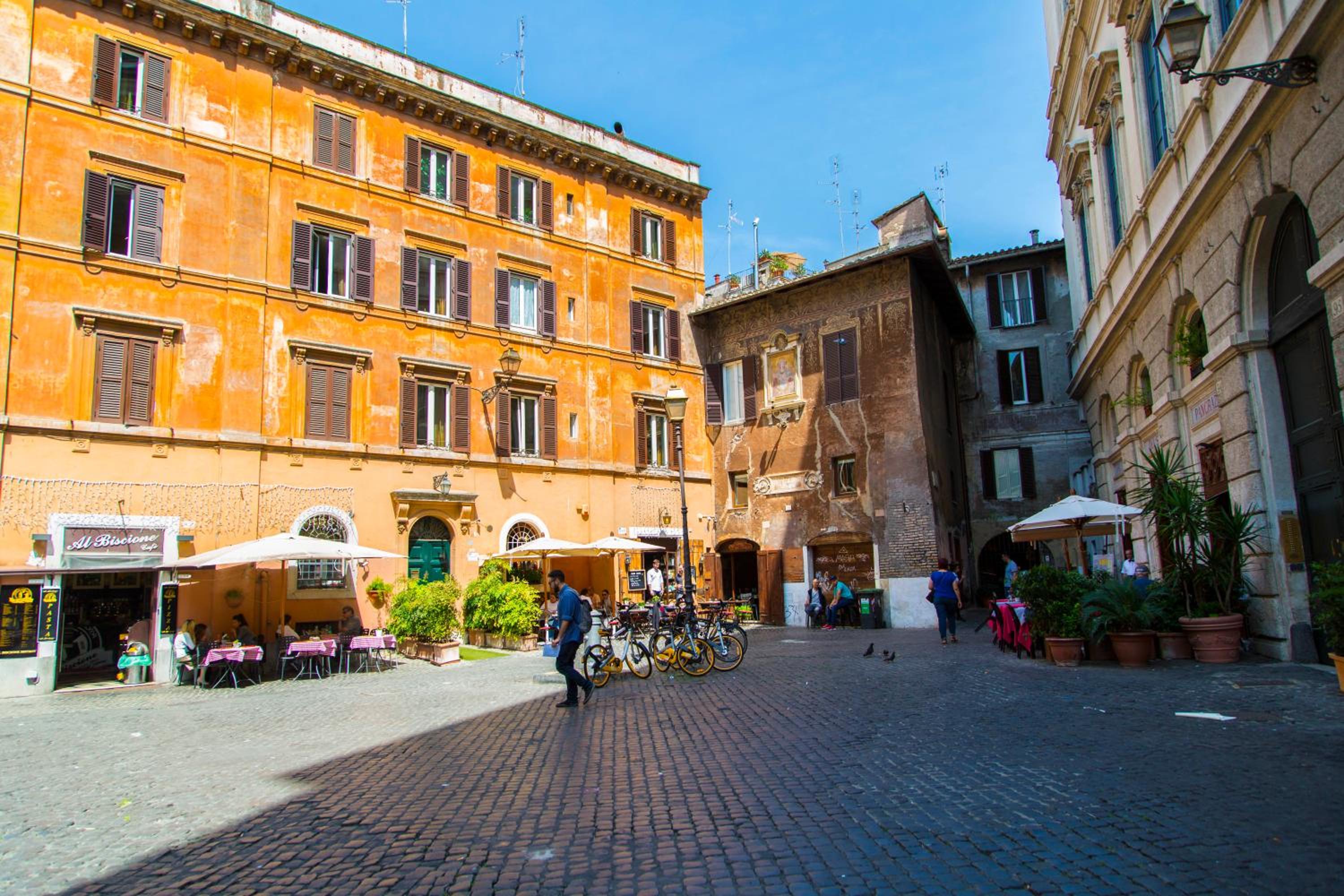 H-Aviva Giubbonari Apartment
