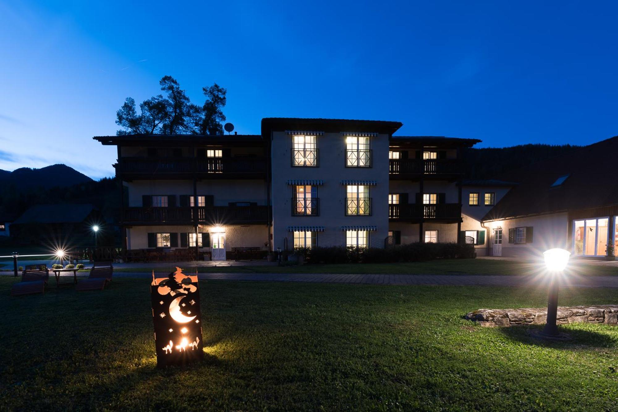 Ferienwohnungen Hotel Garni Dörflerwirt