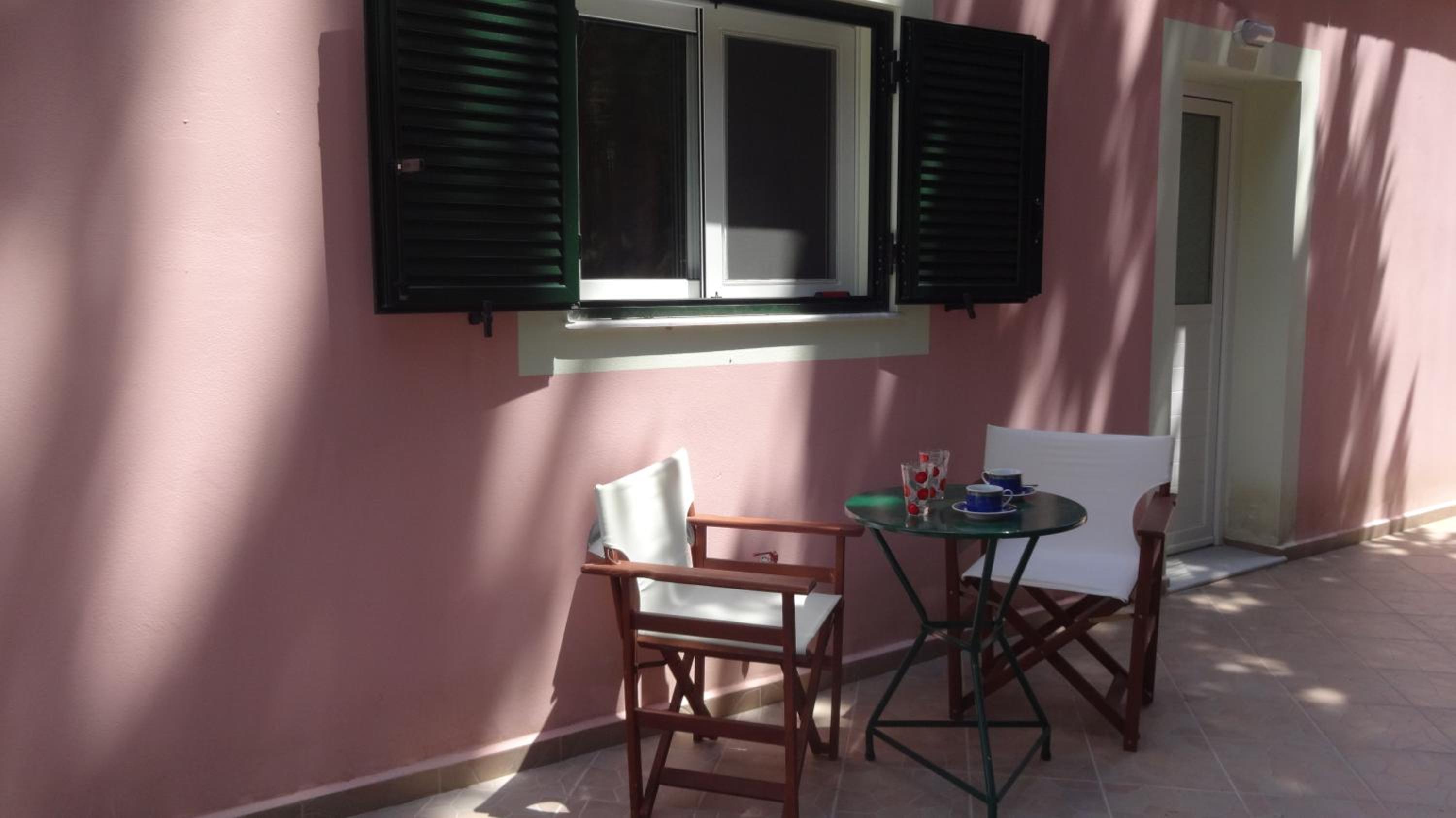 Victoria's Summer house photo 2