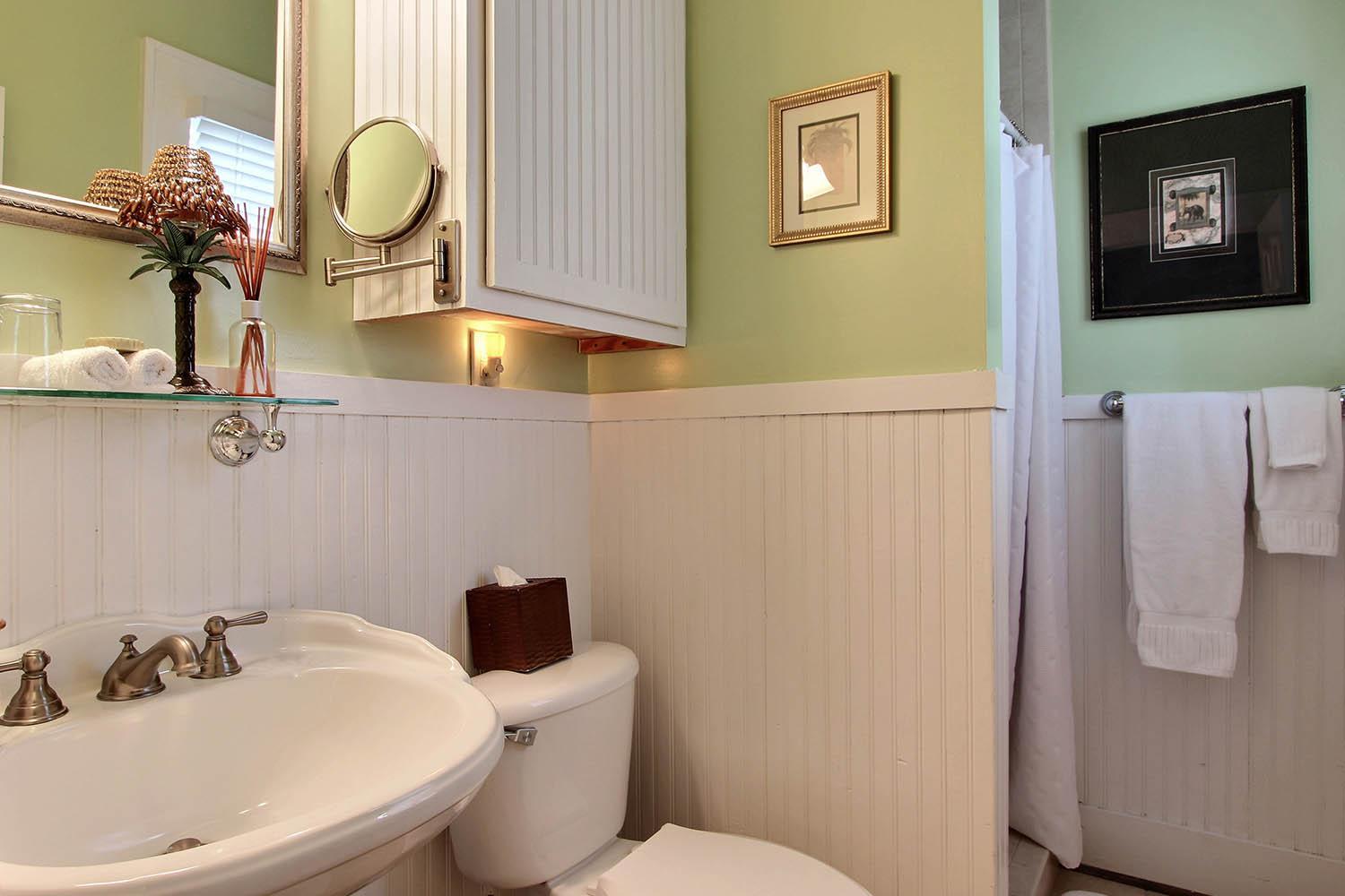 Green Palm Inn