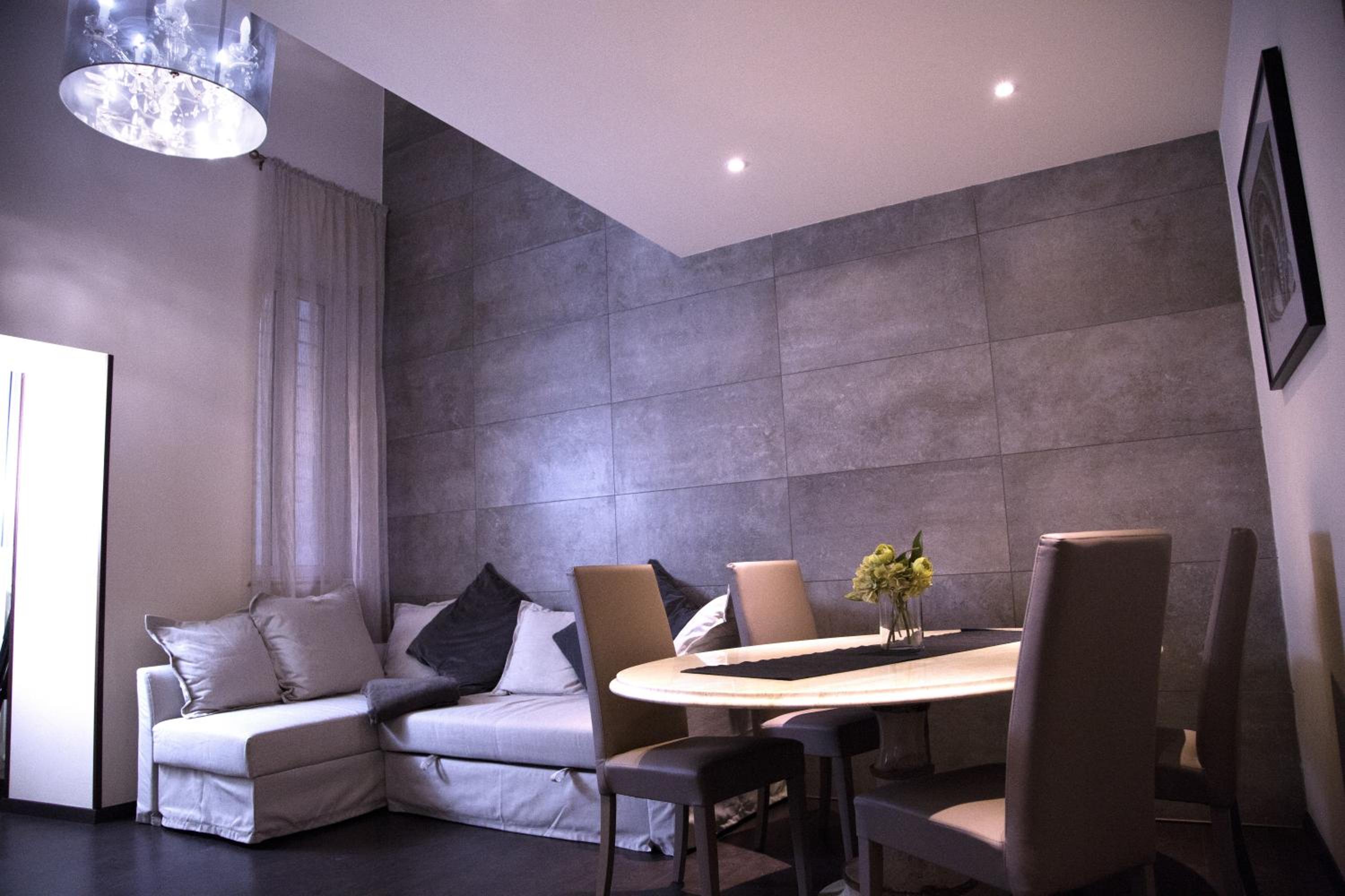 H-Aviva Giubbonari Apartment