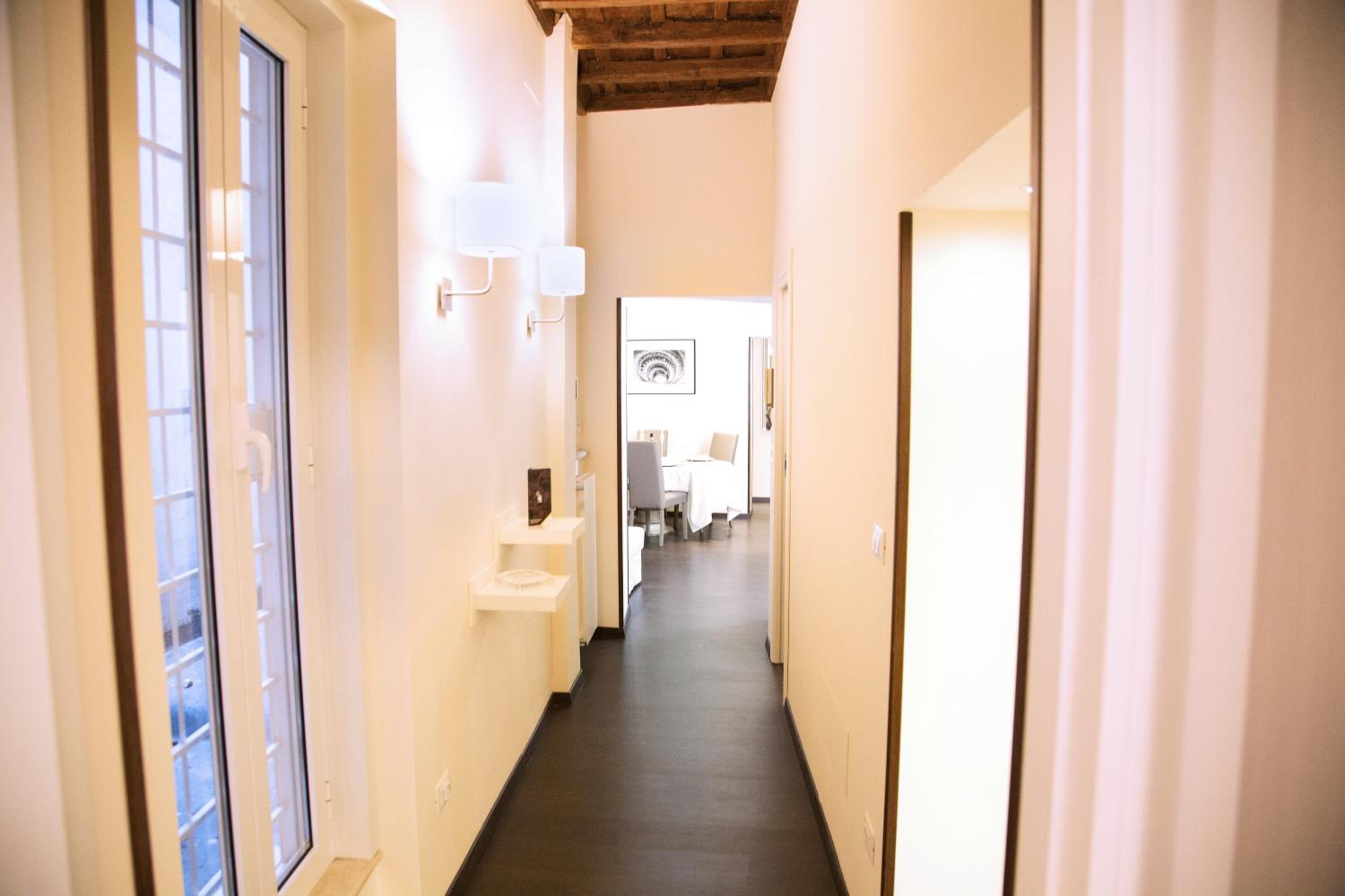H-Aviva Giubbonari Apartment