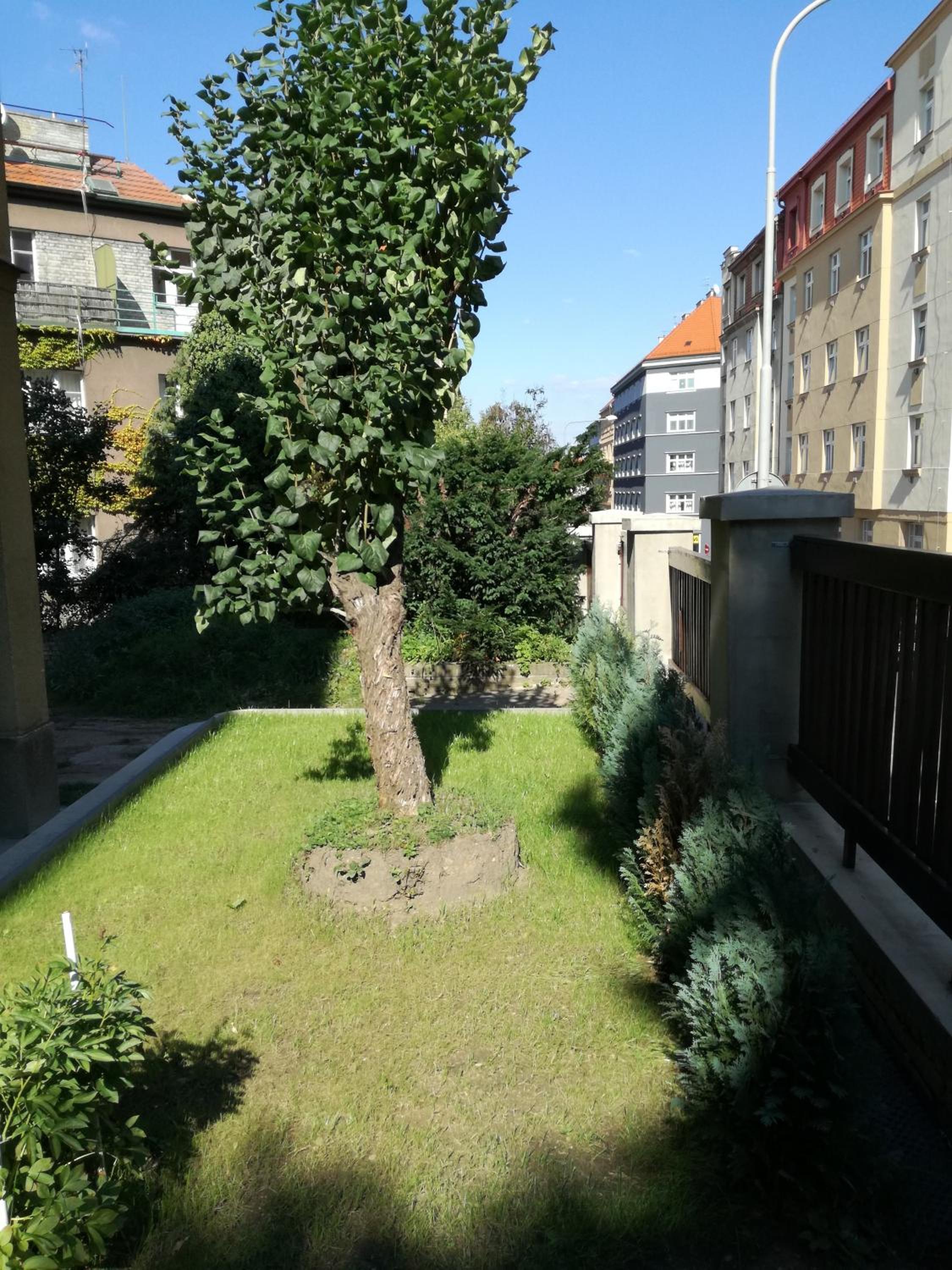 Jezerka Apartments - Free Parking - Easy Access to Center