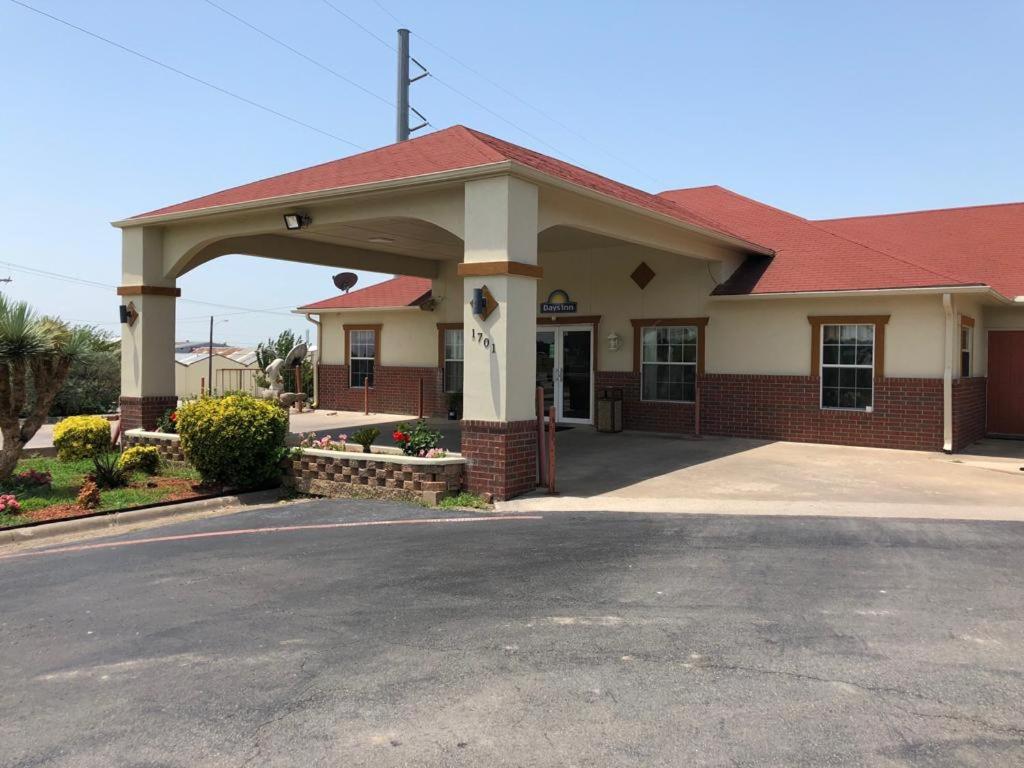 Gainesville Vacations - Days Inn by Wyndham Gainesville - Property Image 28