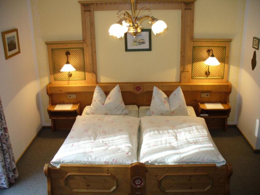 Pension Waldklause, Doppelzimmer mit Balkon, Dusche, WC