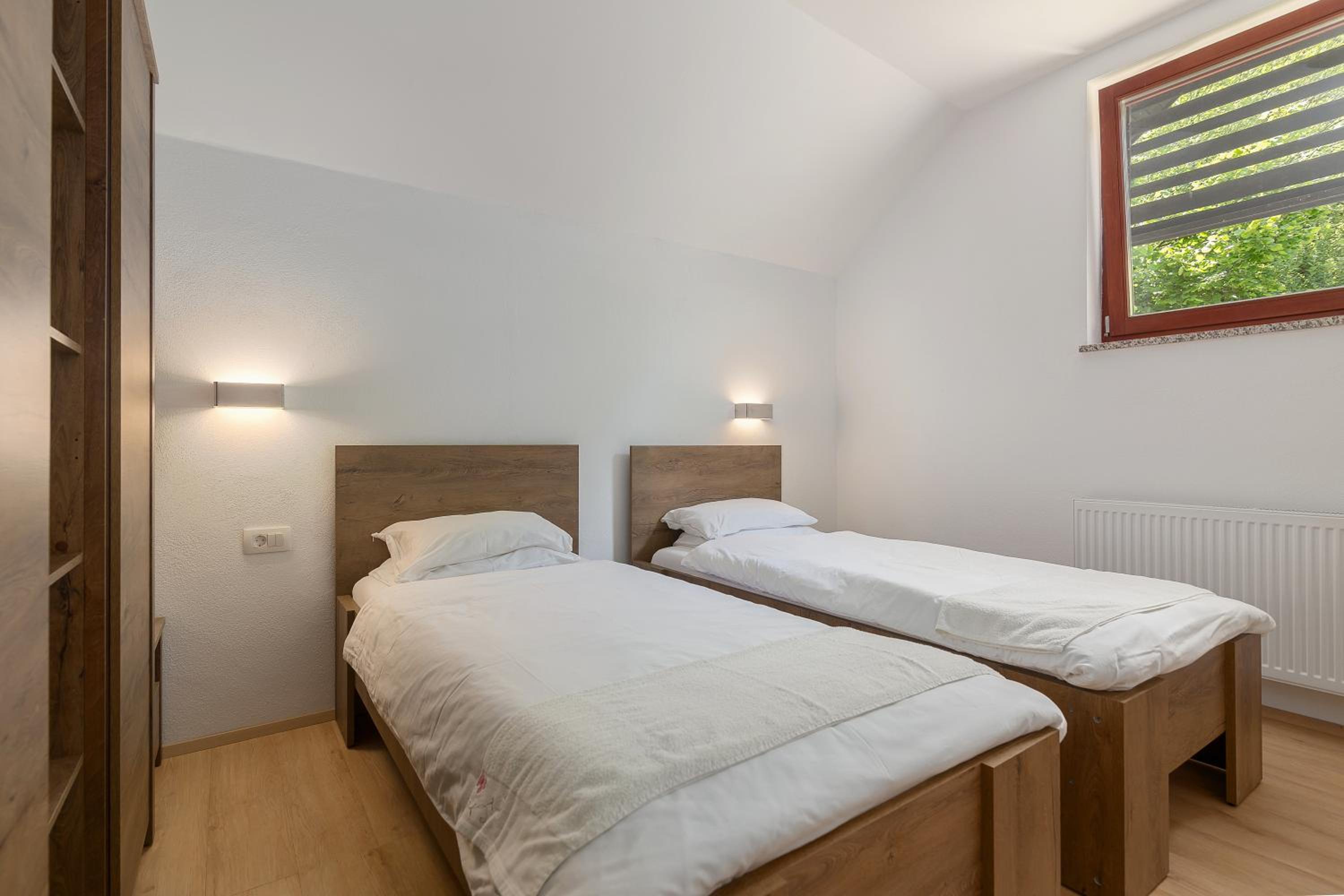 Appleby Apartments Kersnik view 4
