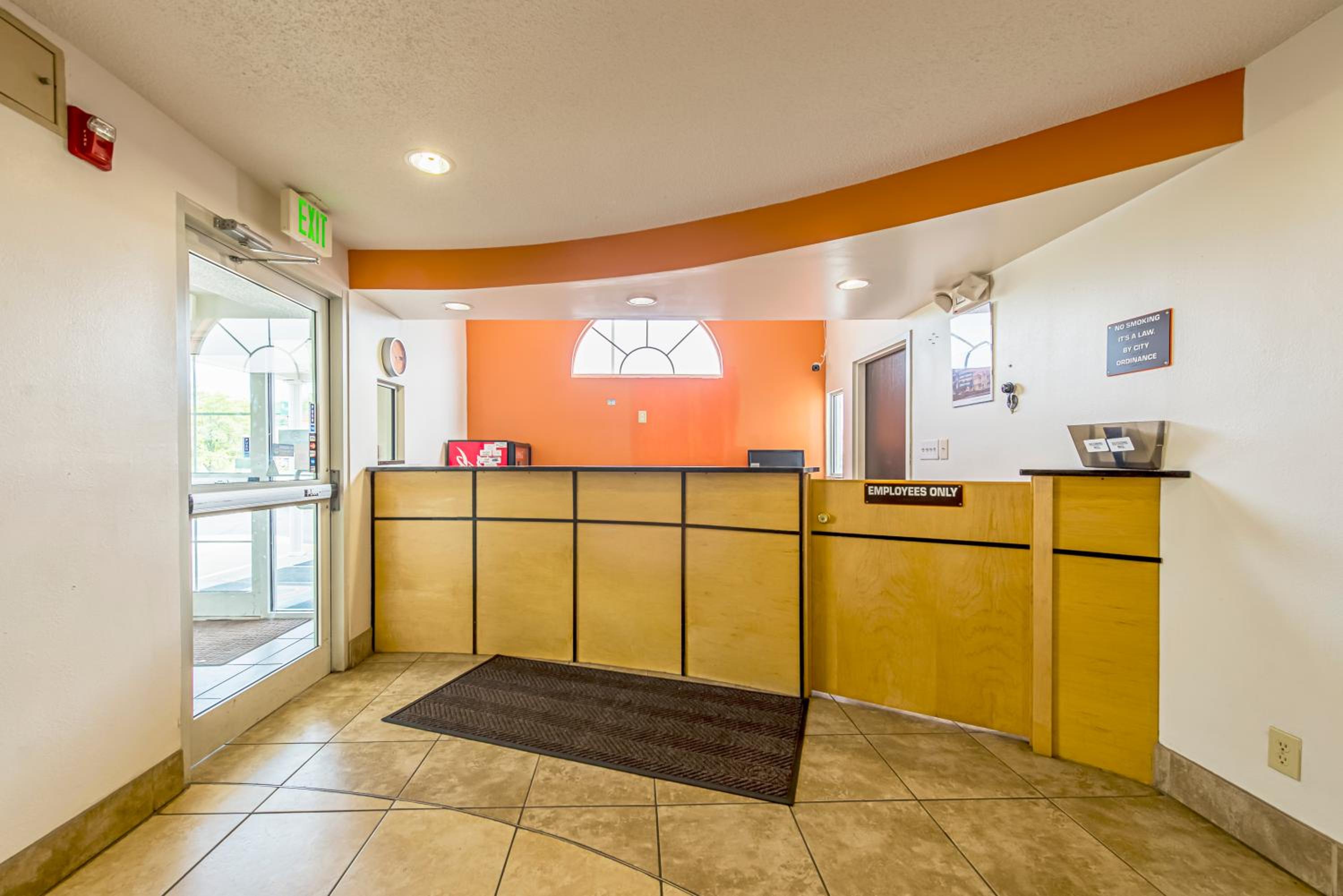 Motel 6 Indianapolis Carmel view 4
