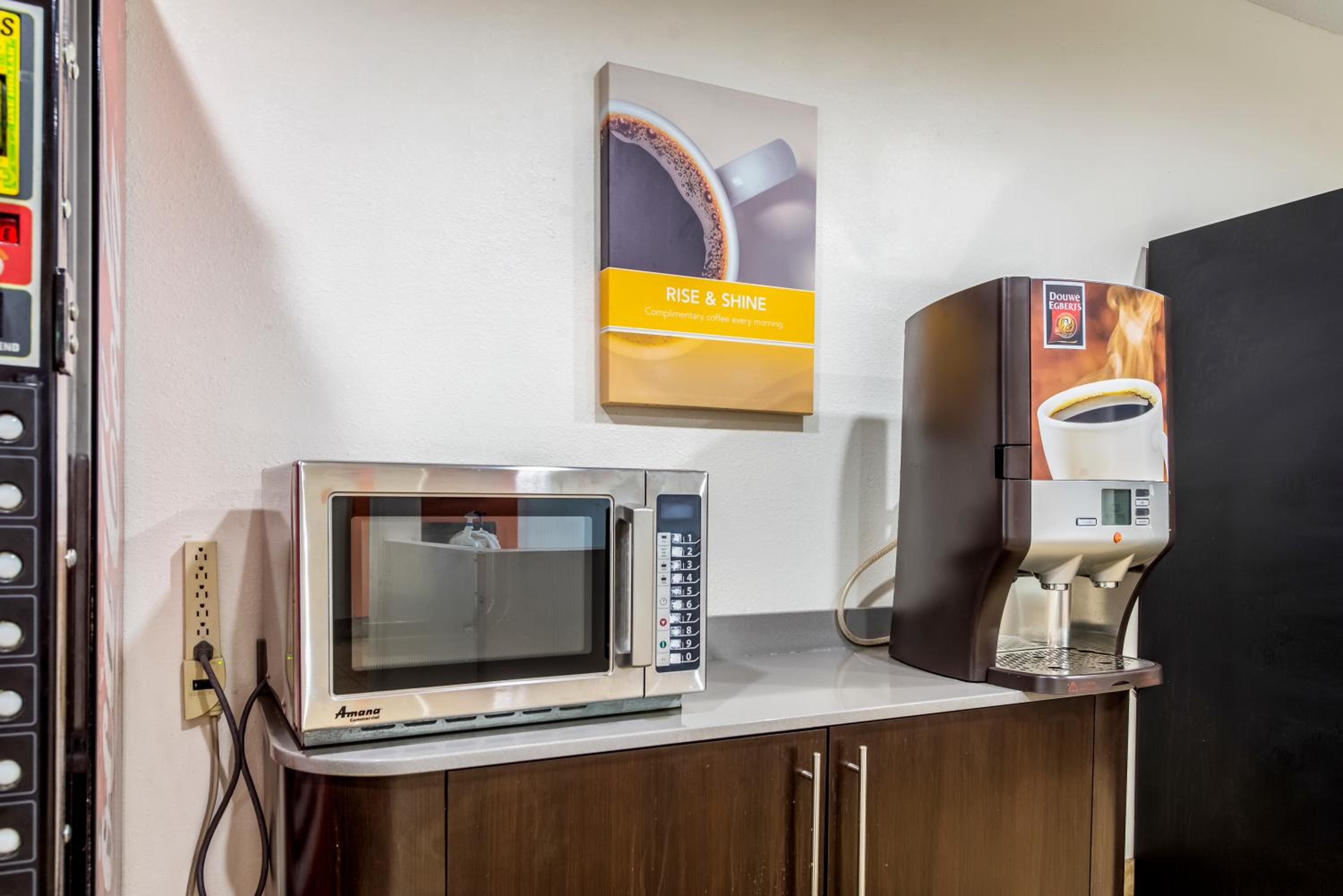 Motel 6 Indianapolis Carmel view 5