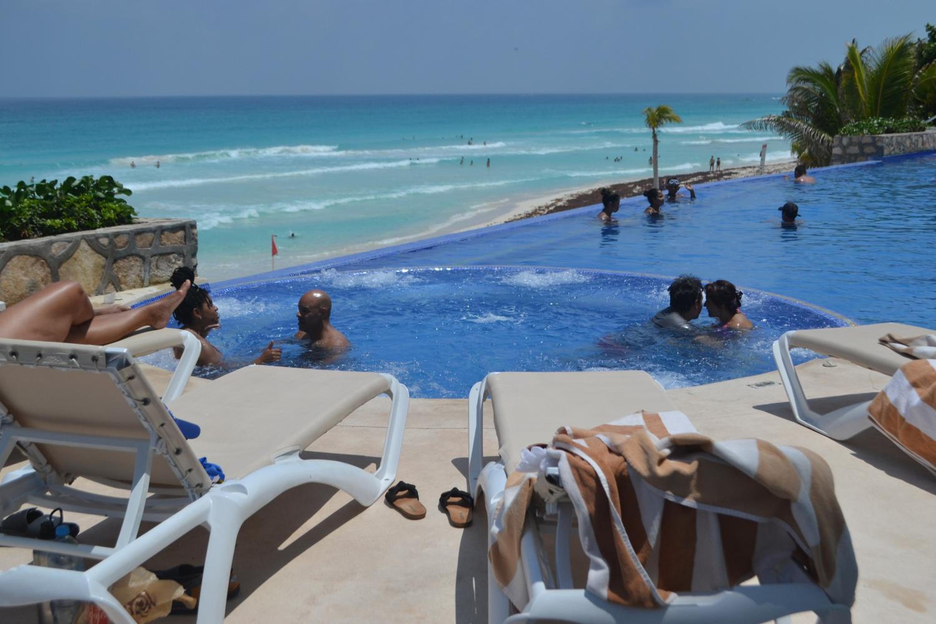 GIRASOL CONDO CANCUN BEAcH