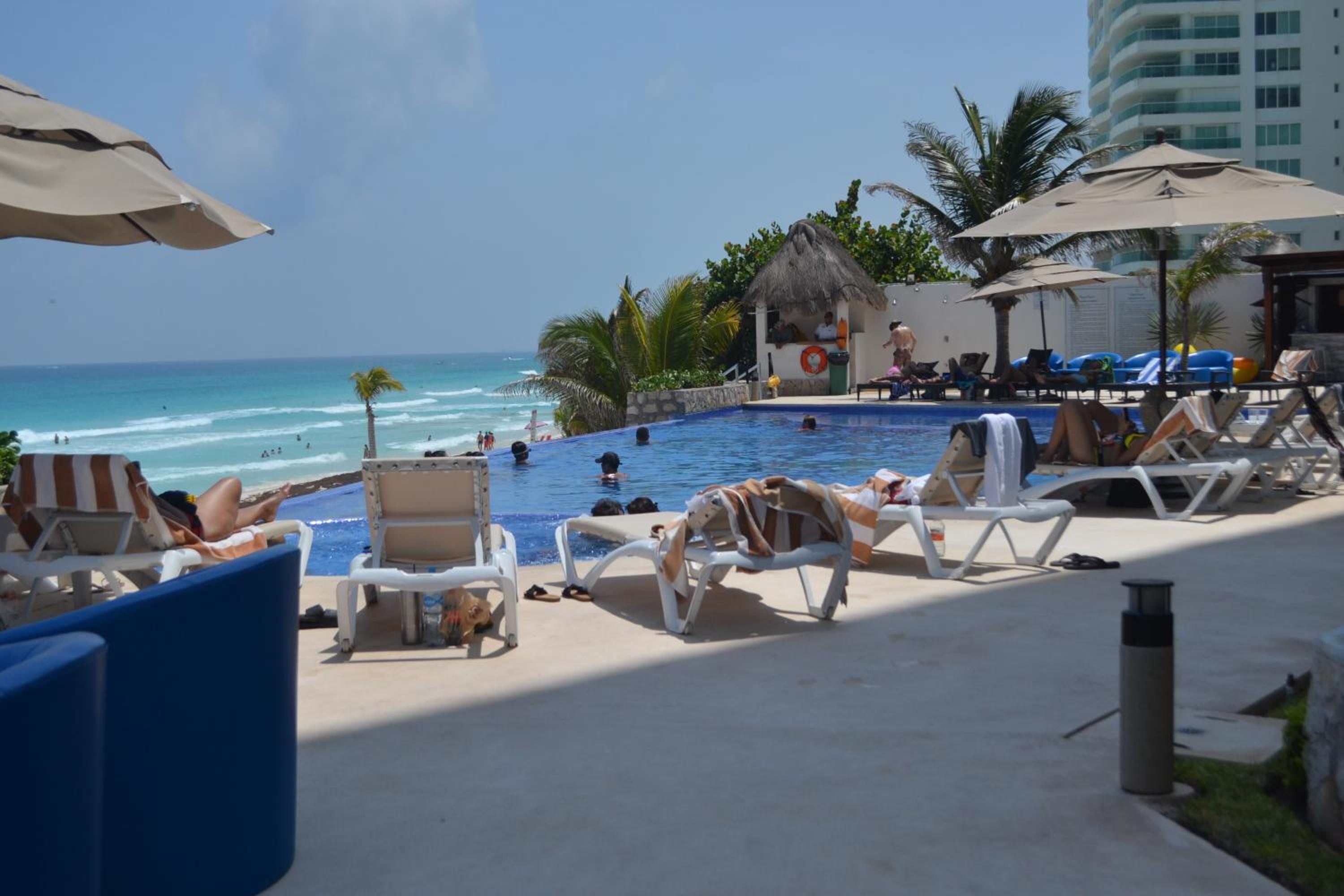 GIRASOL CONDO CANCUN BEAcH