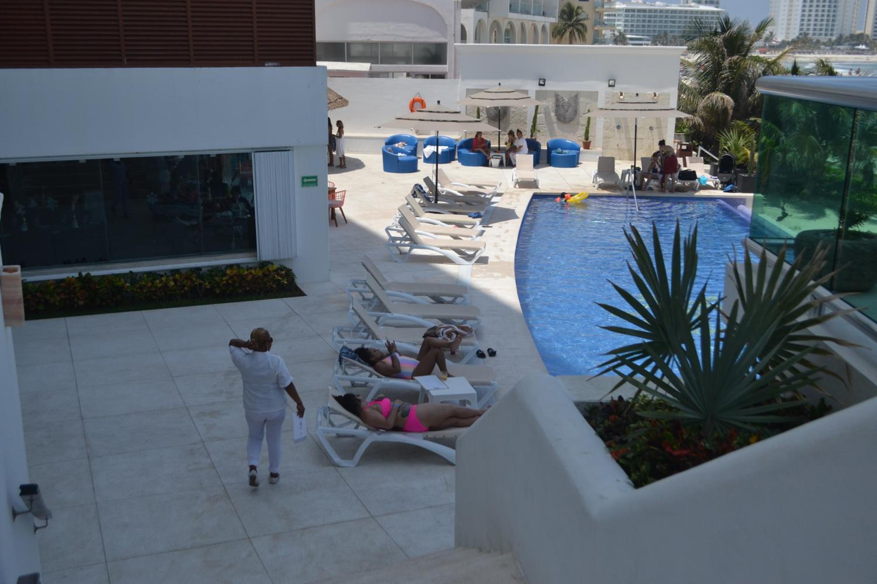 GIRASOL CONDO CANCUN BEAcH