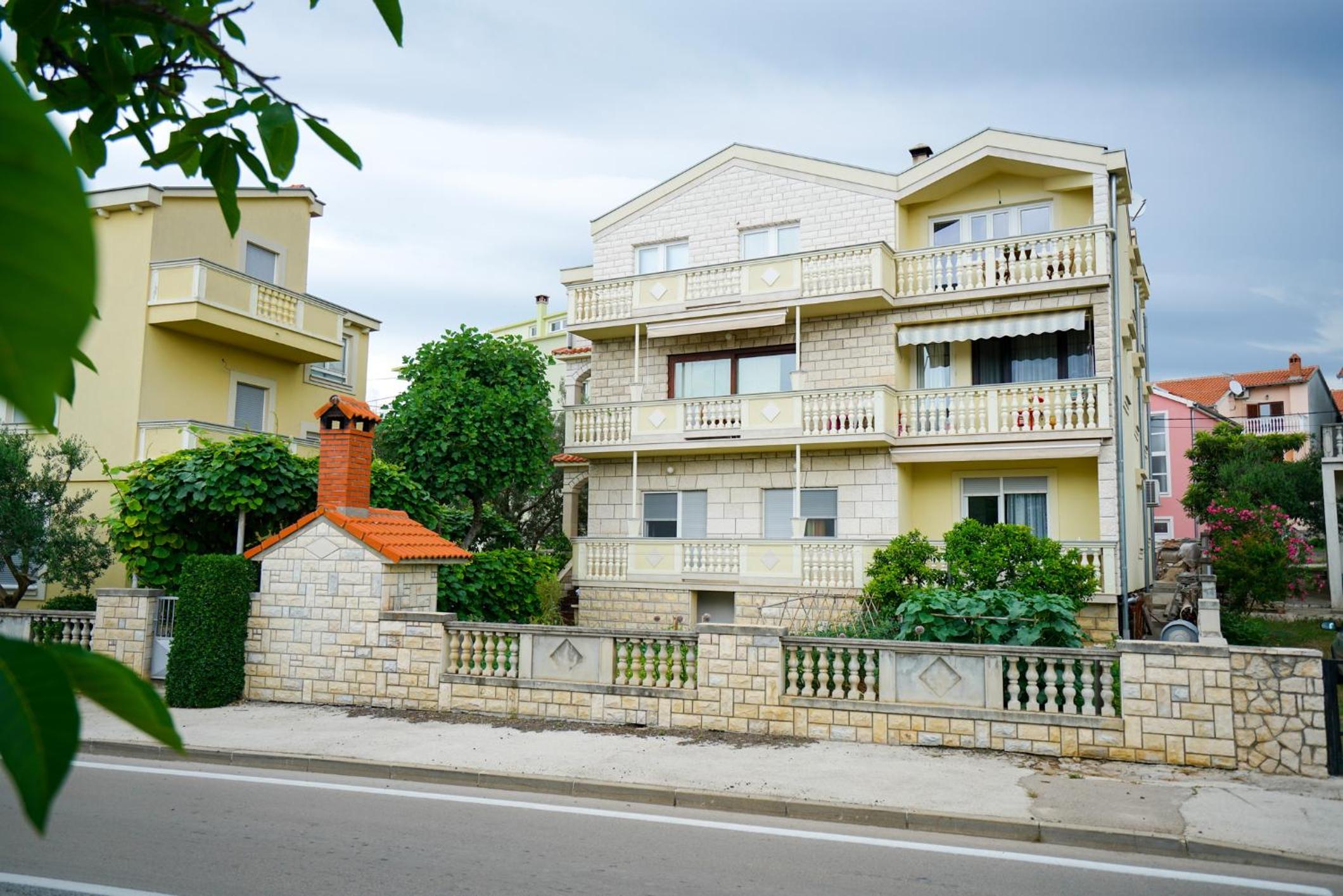 Hotel Apartments Aurora - Image 1