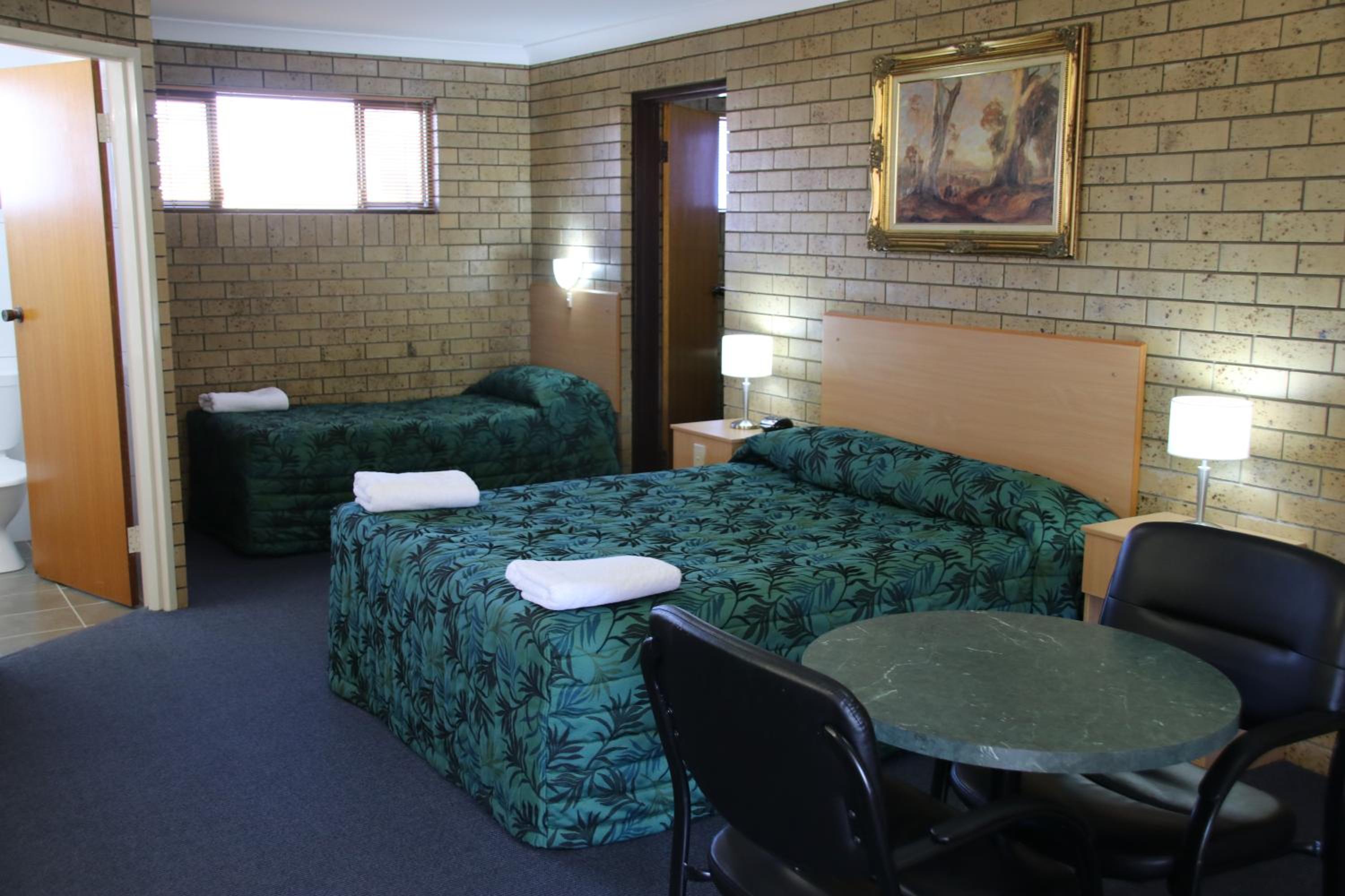 Macintyre Motor Inn