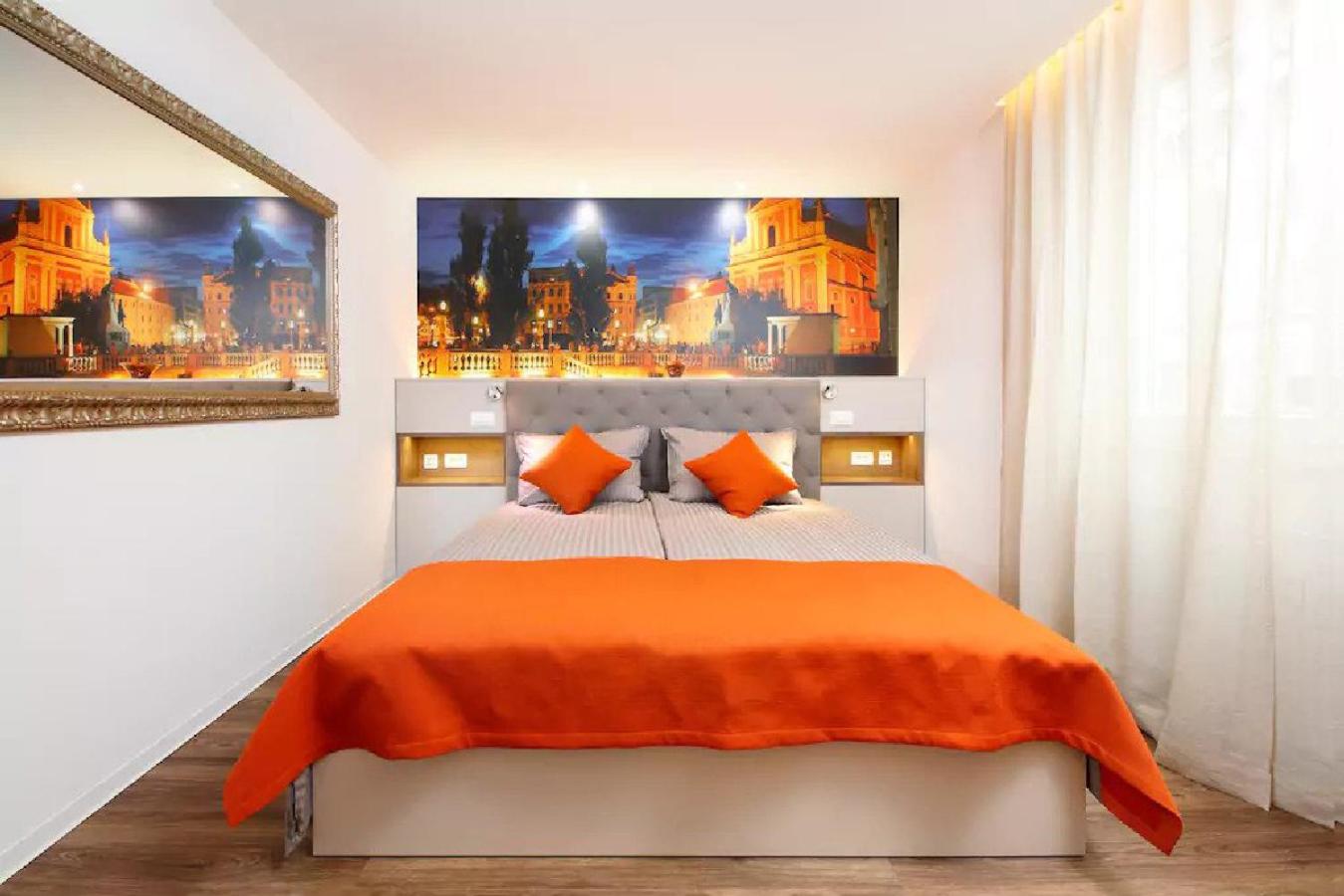 ★ Exclusive Central Apartment ★ FREE Garage ★ view 3