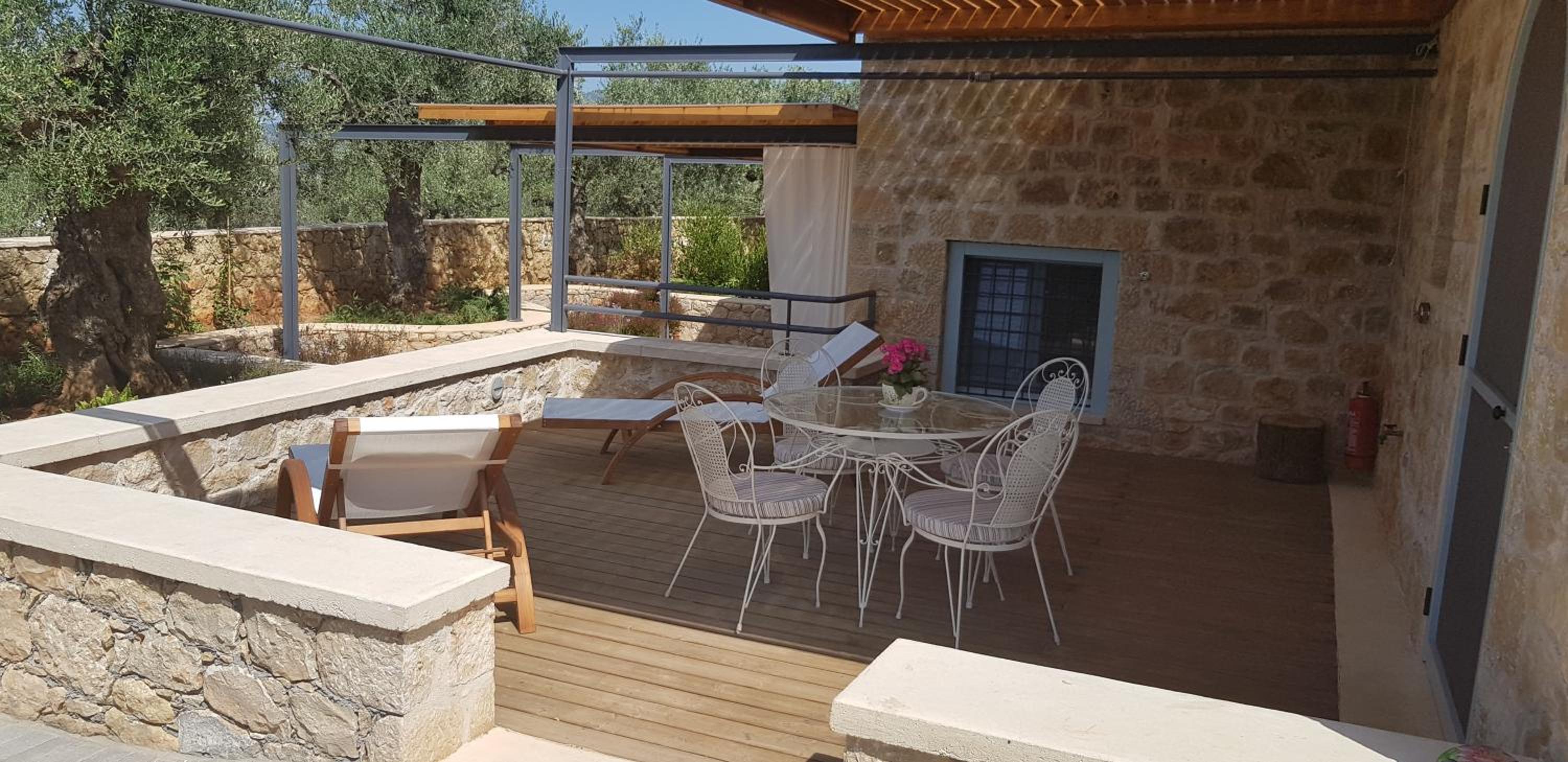 Lithos Guesthouse Kardamili