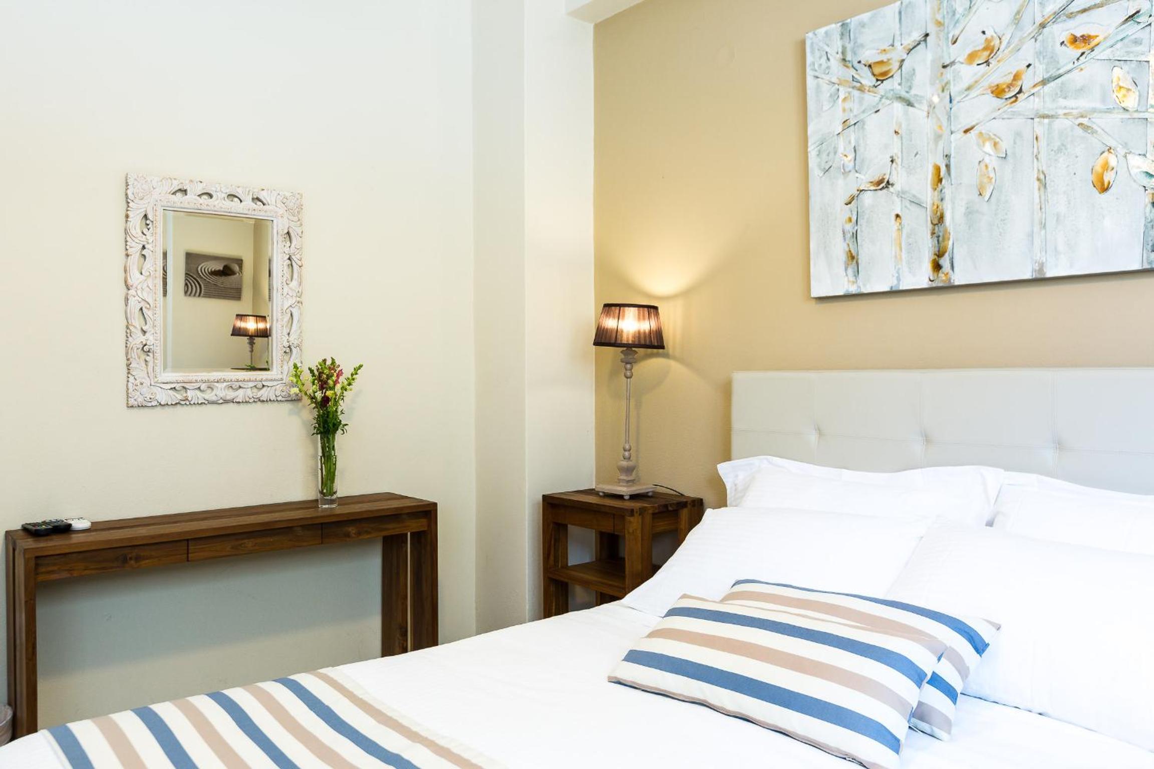 Iris Beachfront Residence, Newly Renewed with Pool and BBQ, By ThinkVilla photo 2