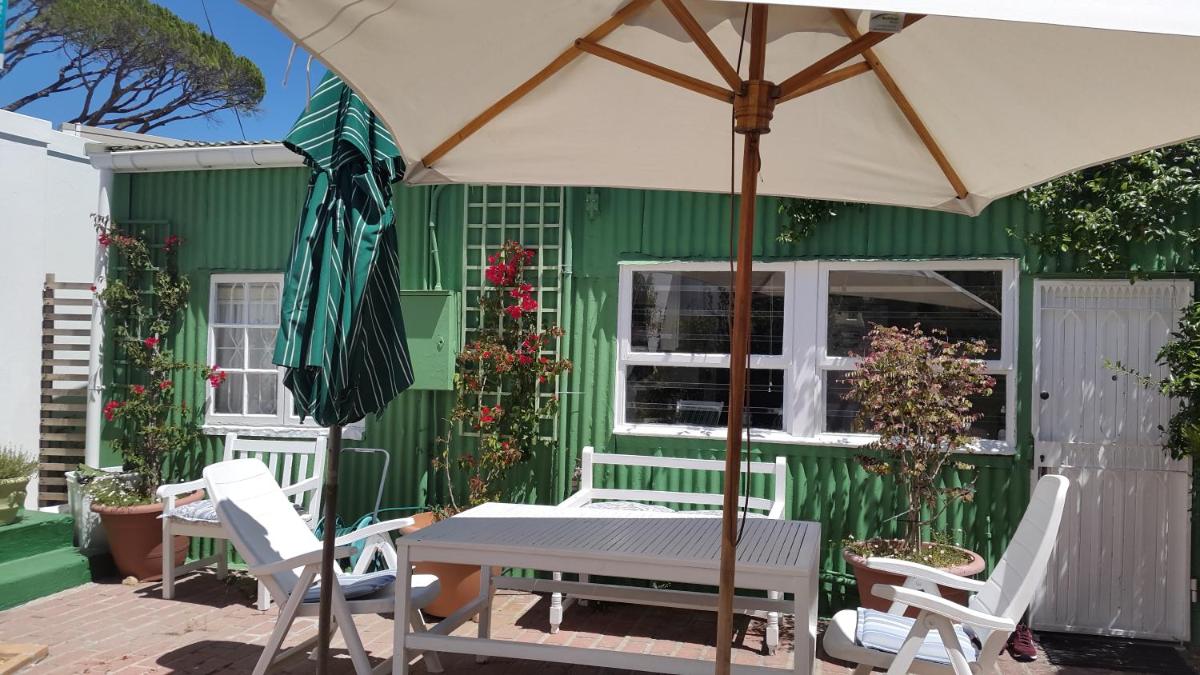 Sherwood Boutique Cottage view 3