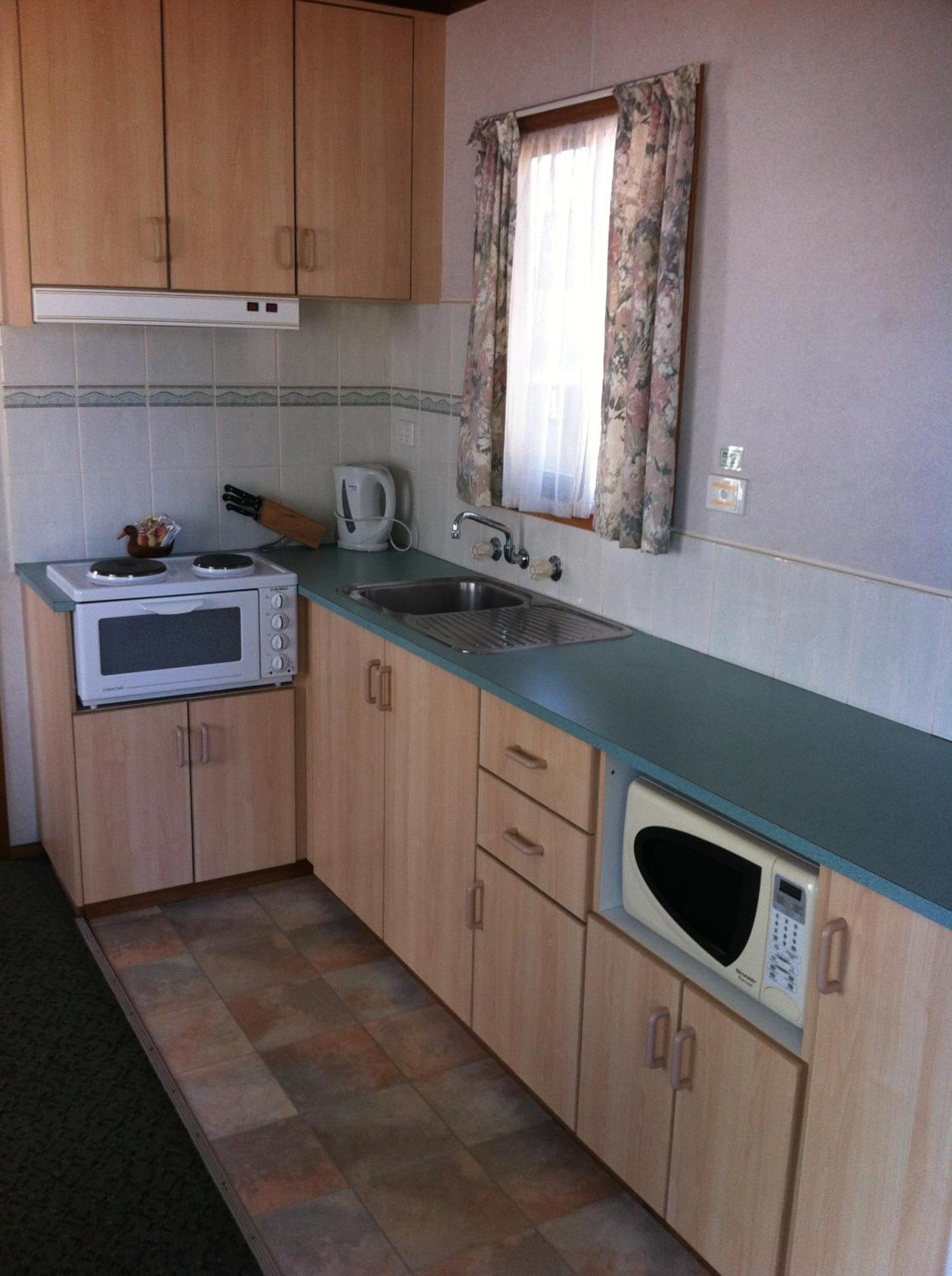 Golden Country Motel and Caravan Park