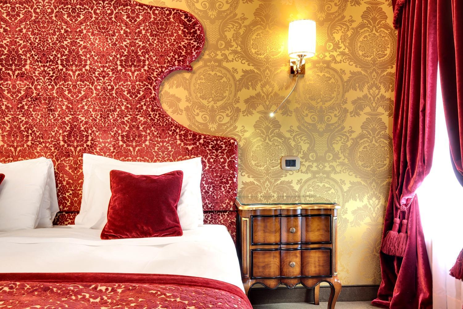 Hotel Casanova en Venice — hotel room