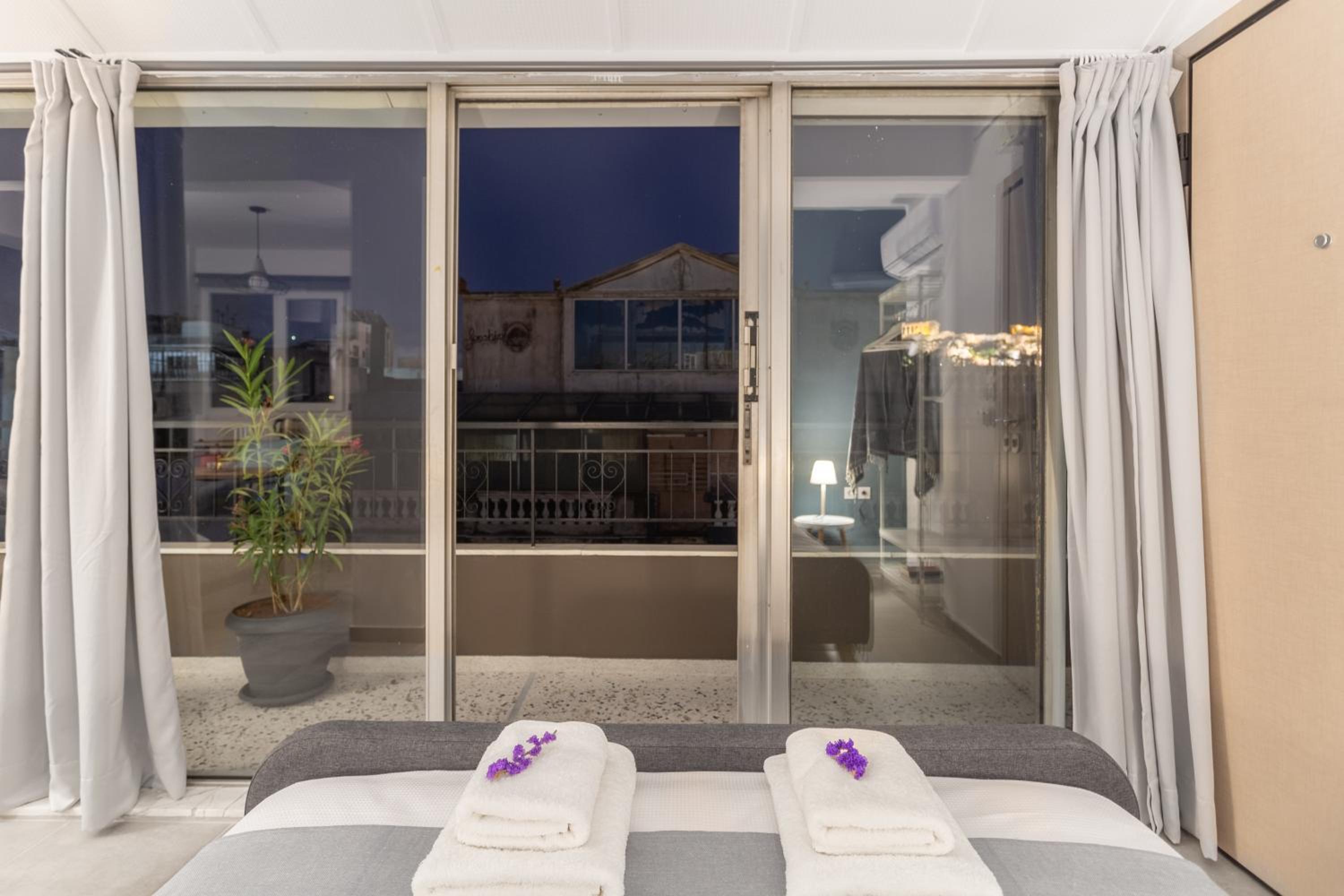 Downtown Boutique Apartments Acropolis View