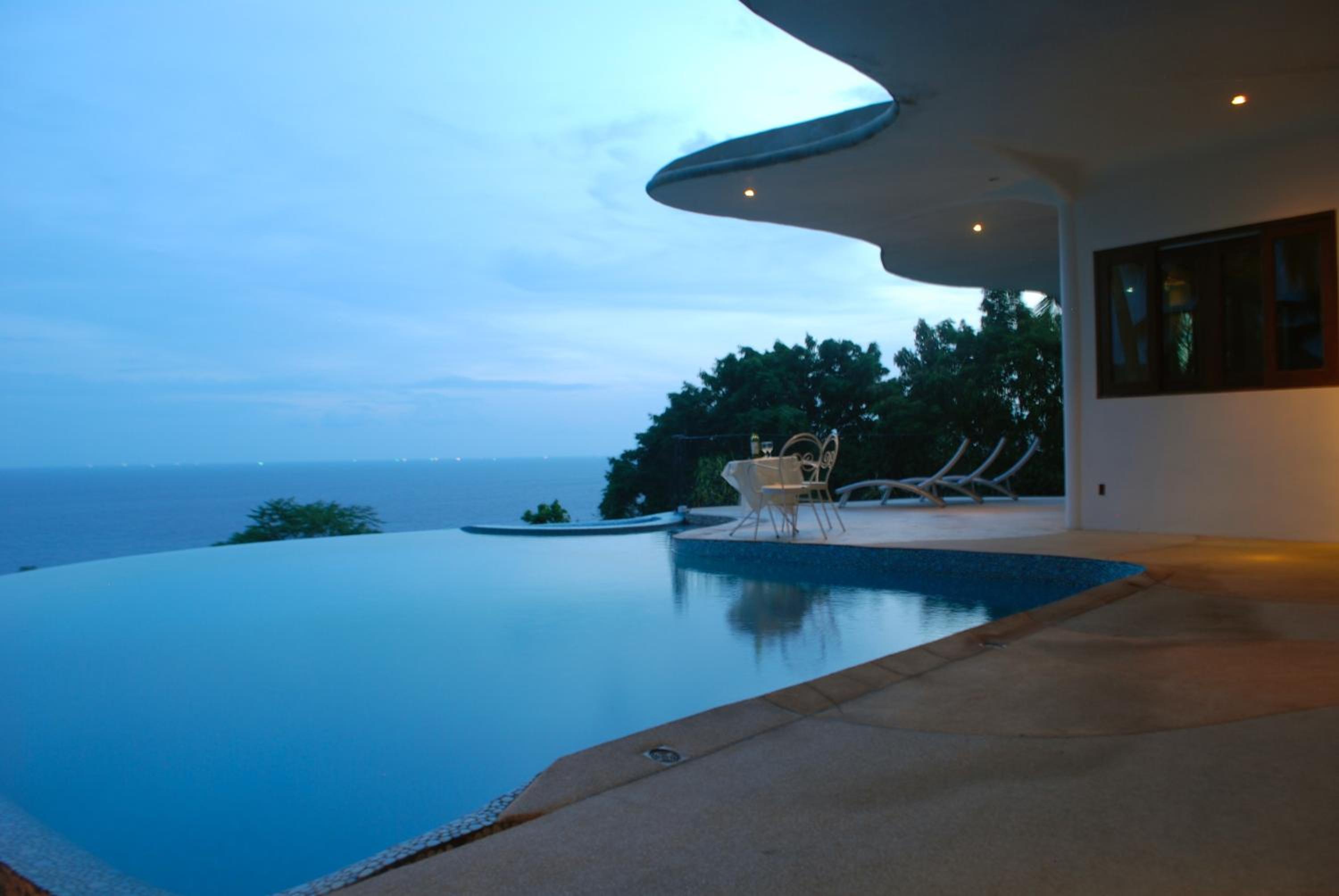 Monkey Flower Villas