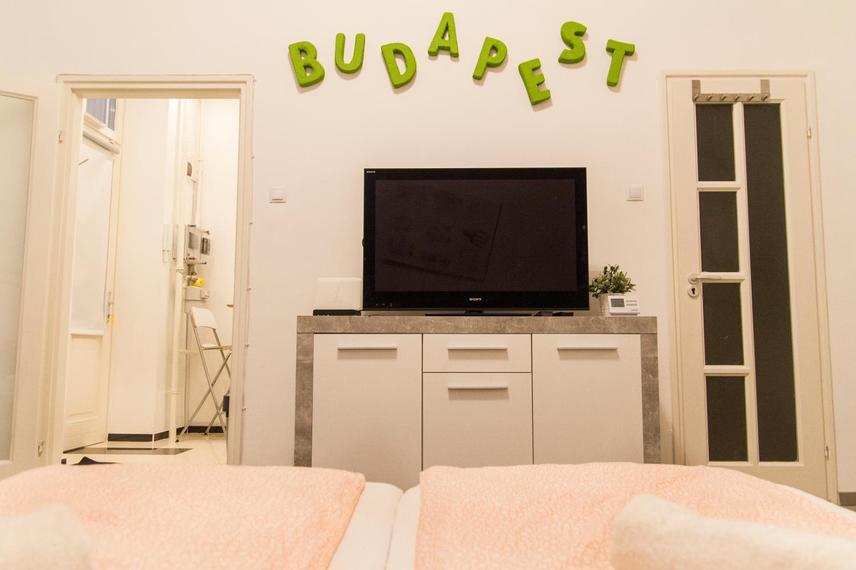 Wonderful Apartment Budapest view 5