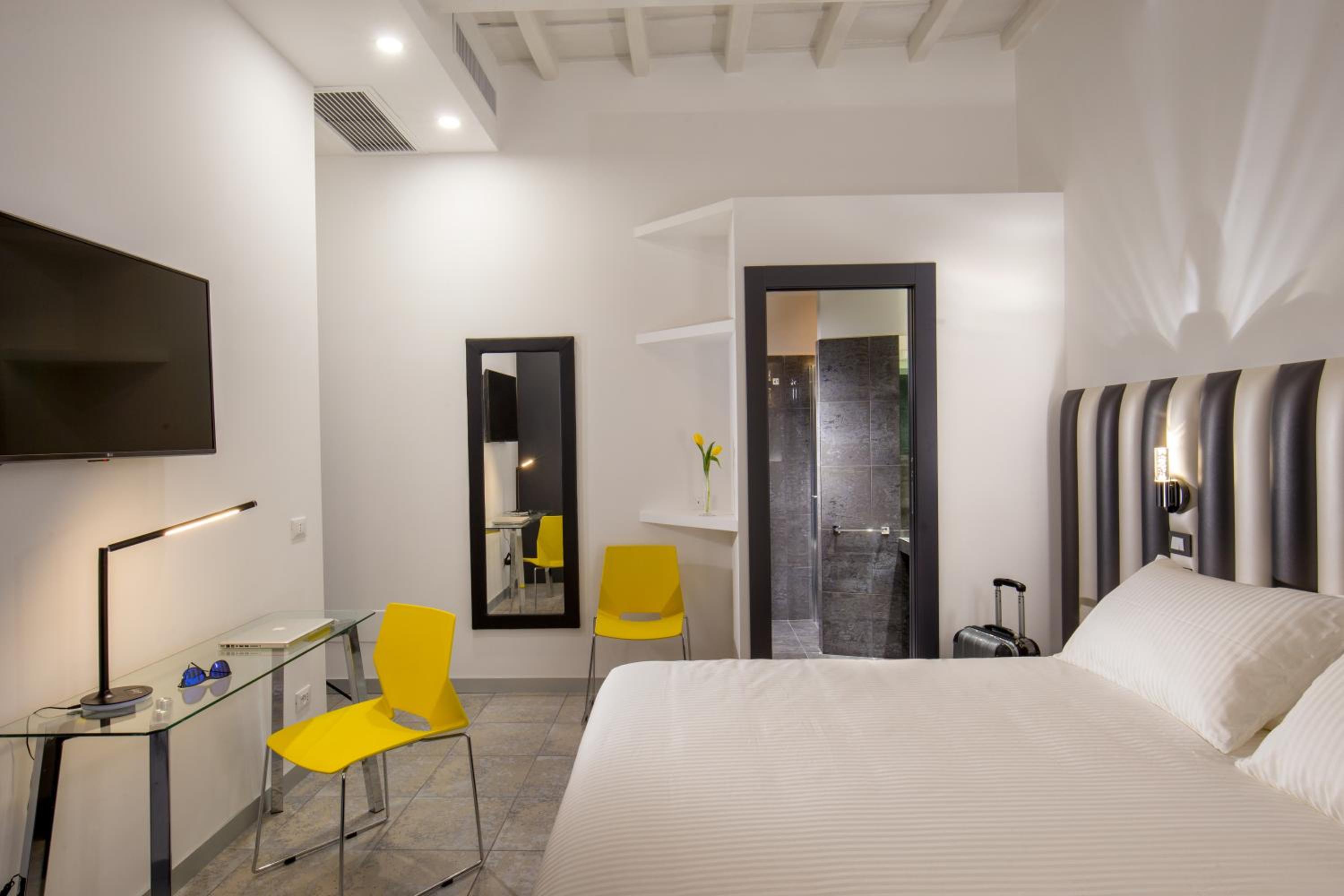 GCF Luxury Suites, Guest house