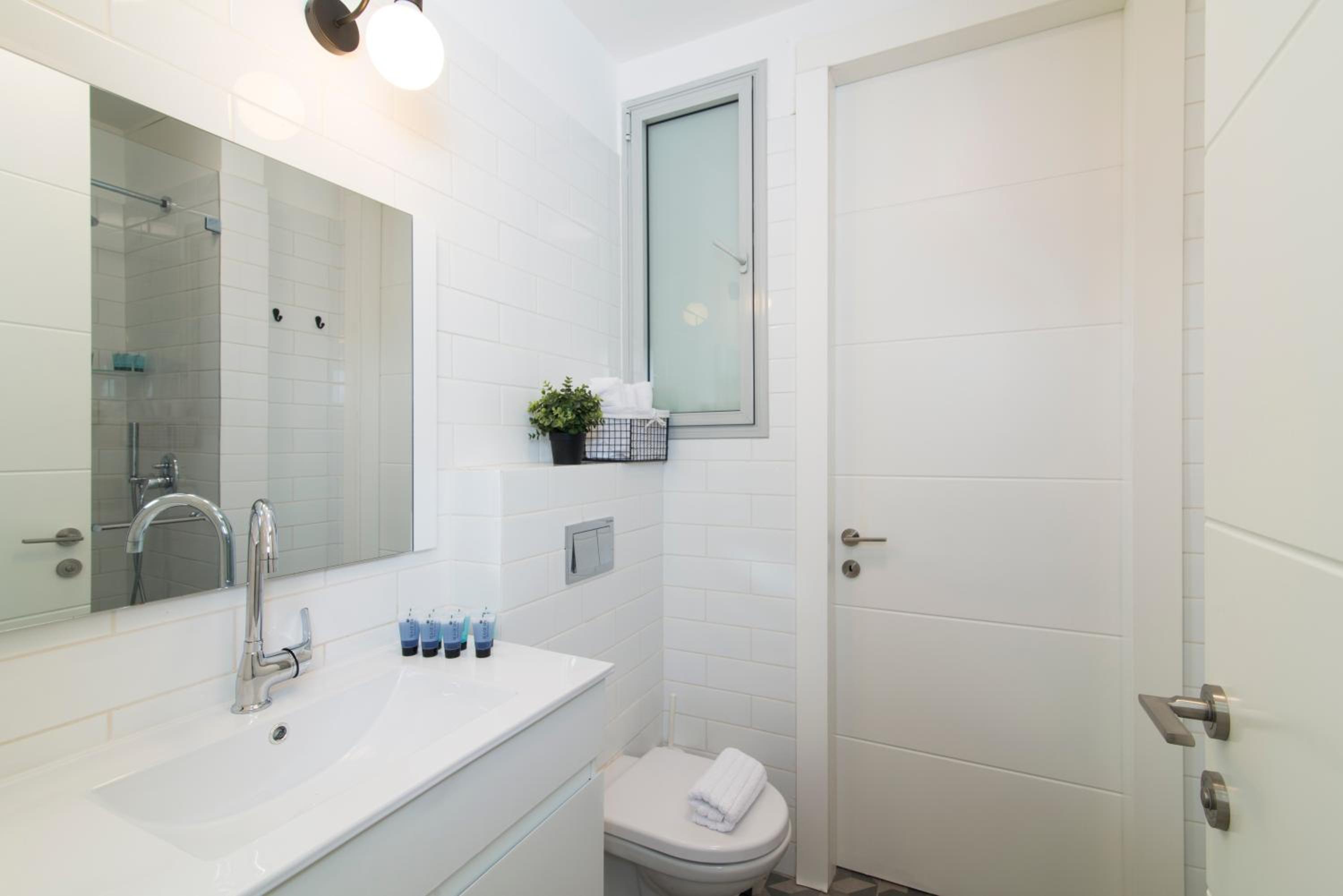 Bauhaus Boutique by TLV2RENT
