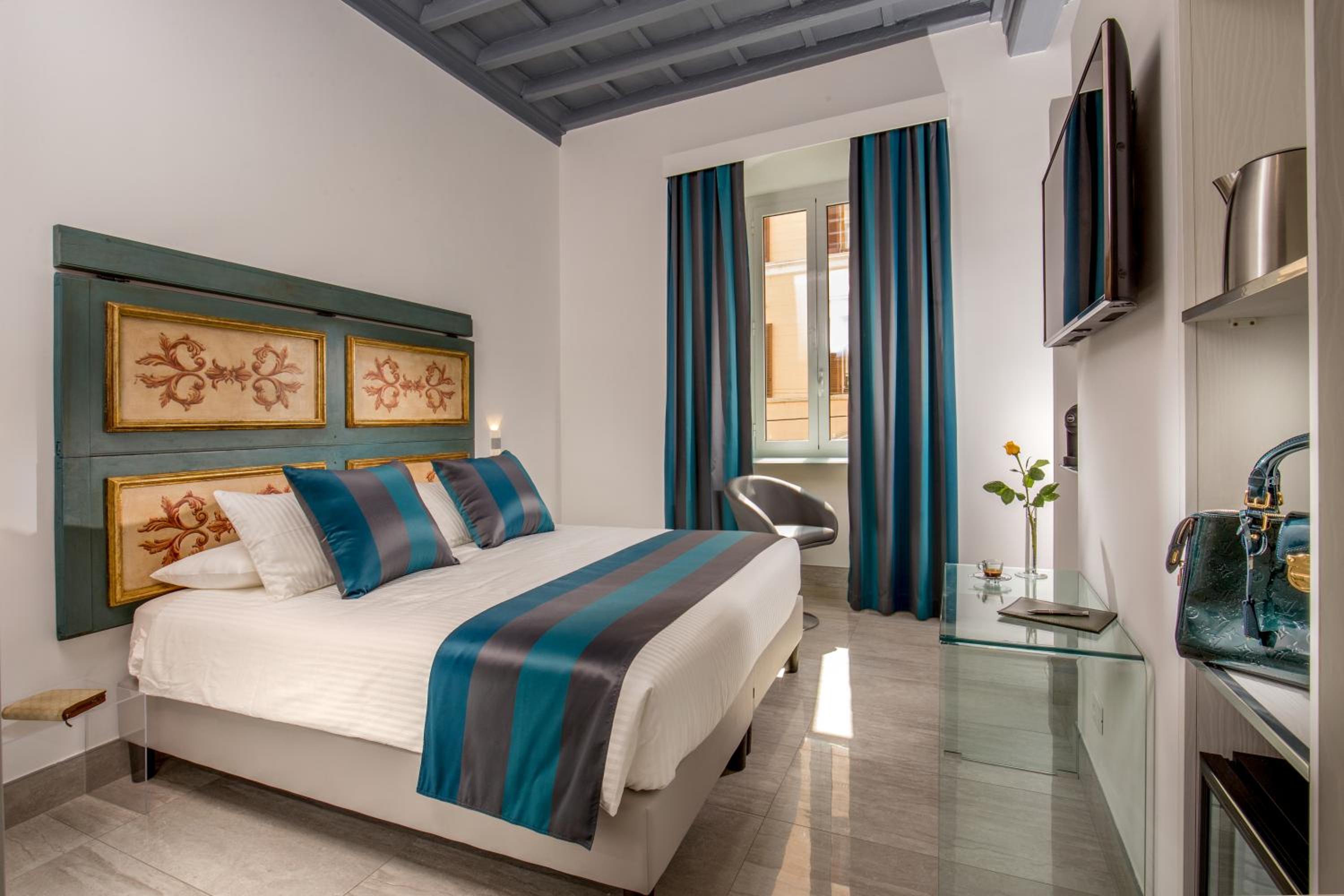 GCF Luxury Suites, Guest house