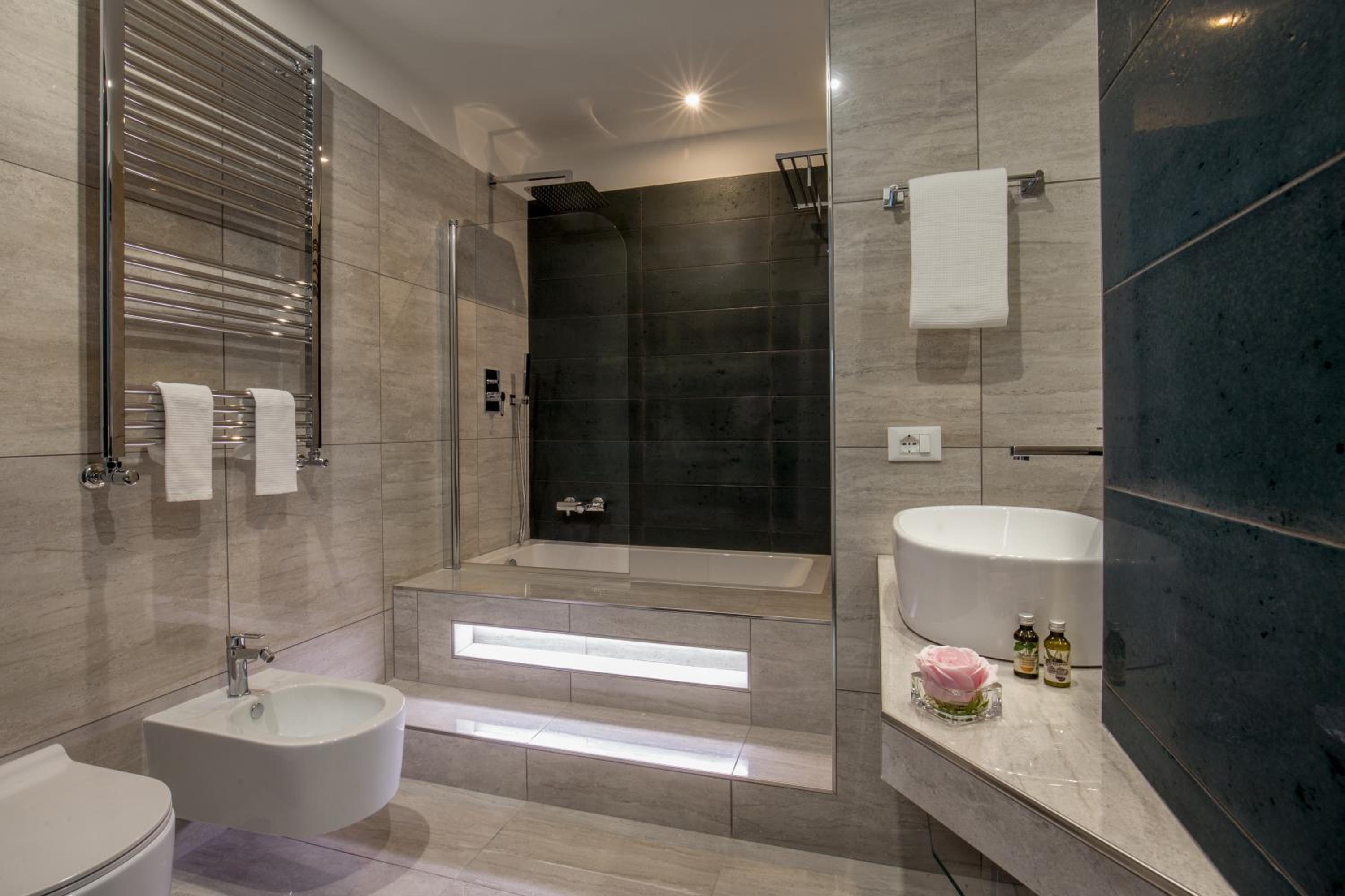 GCF Luxury Suites, Guest house