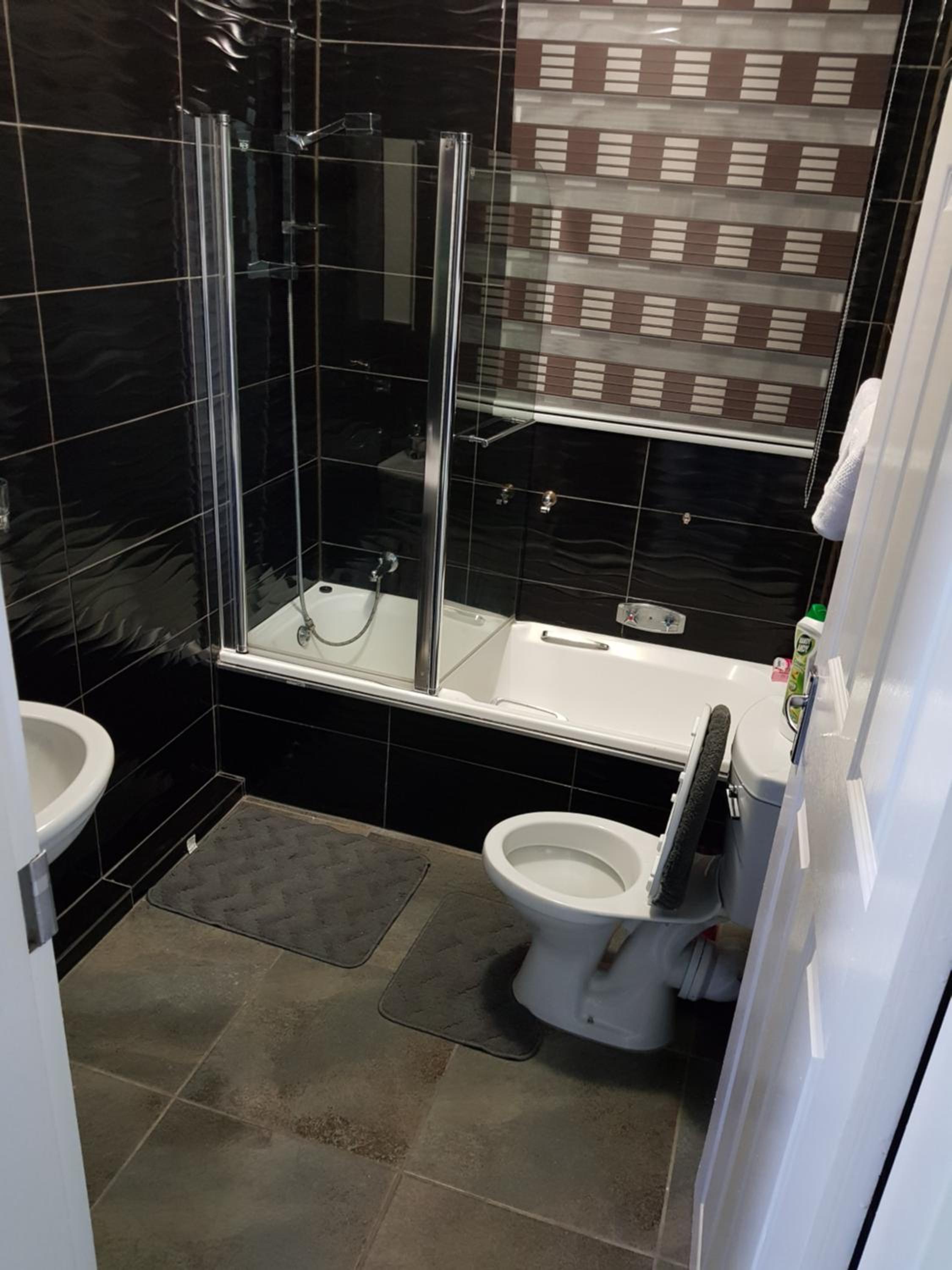 Executive 2 bed Apartment, free WIFI and DSTV
