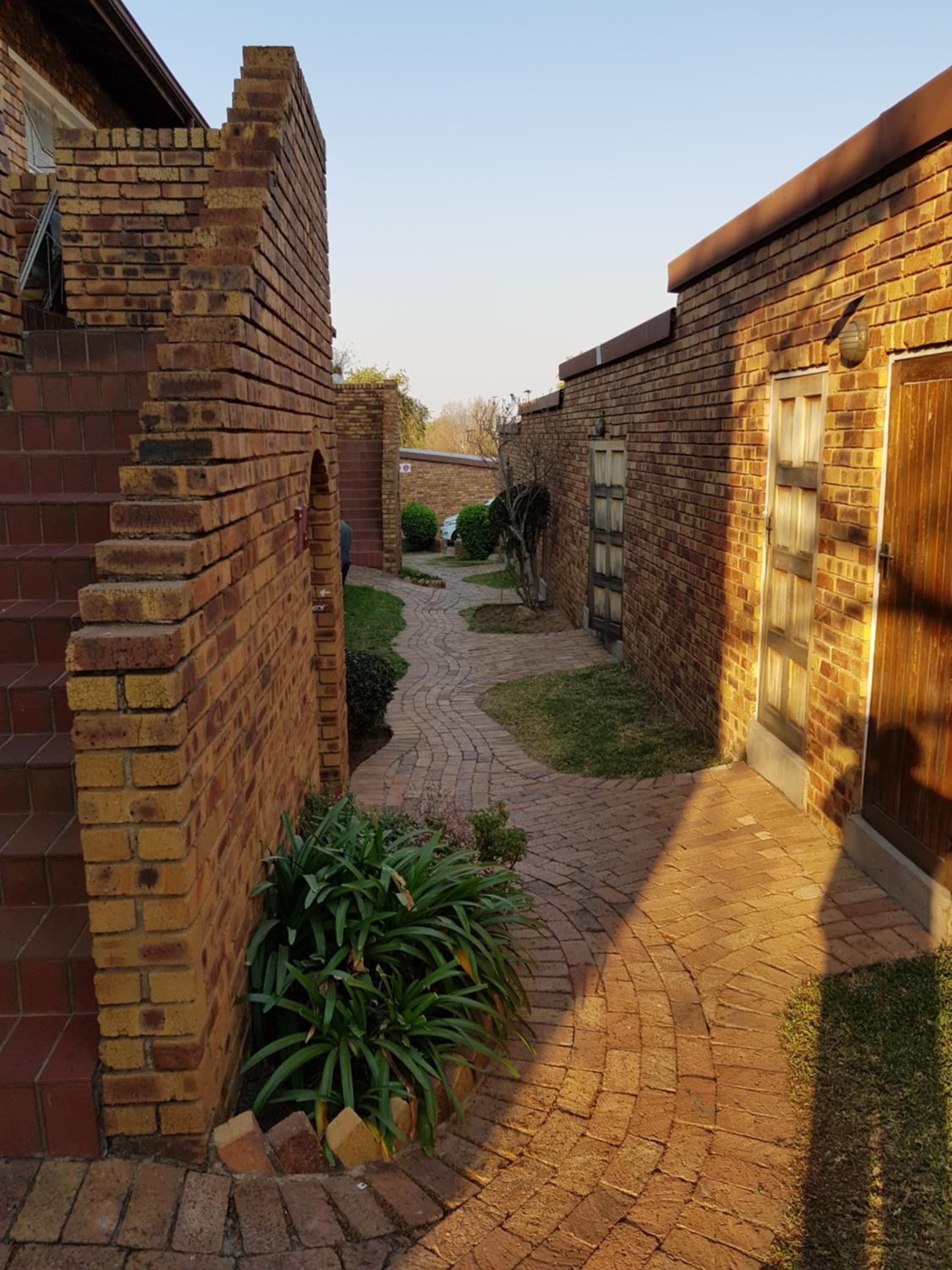 Executive 2 bed Apartment, free WIFI and DSTV