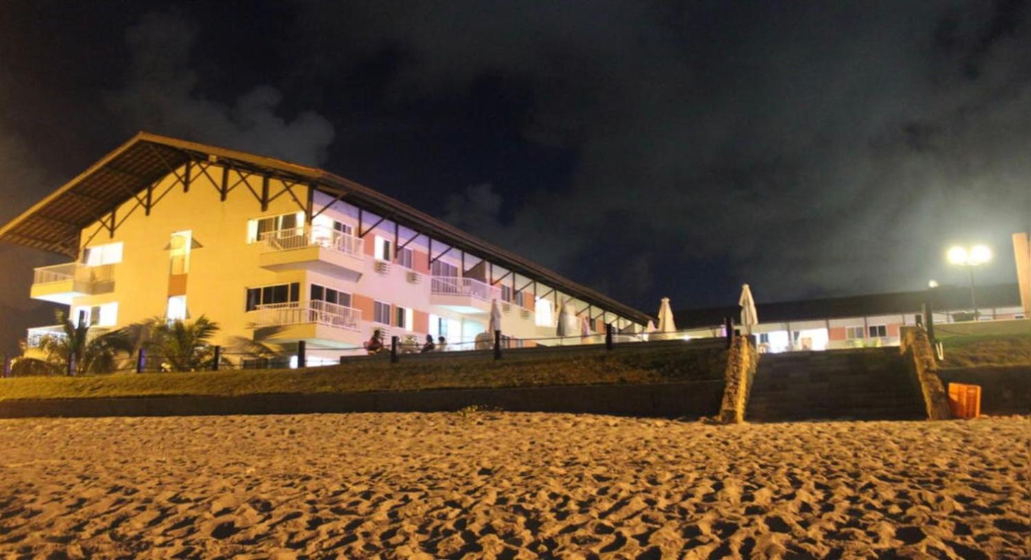 MARUPIARA SUITES- FLAT MURO ALTO
